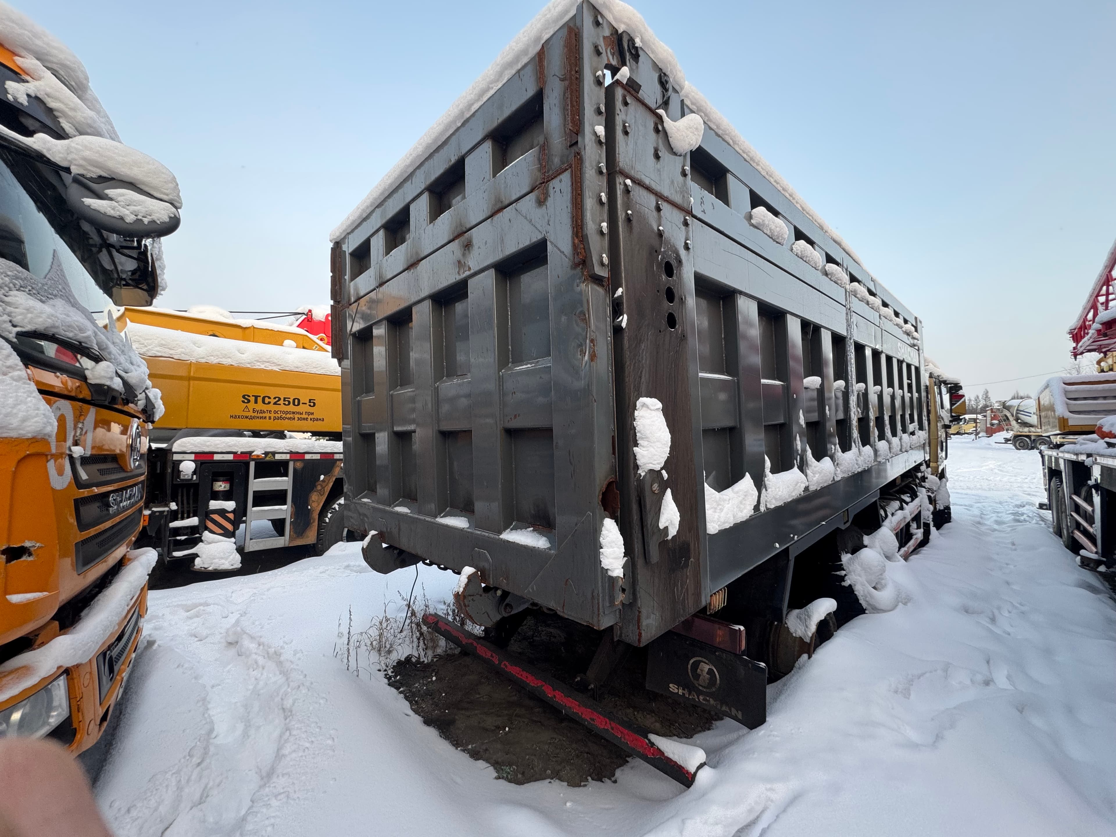 Shacman (Shaanxi) SX* 8x4 Самосвал - 3