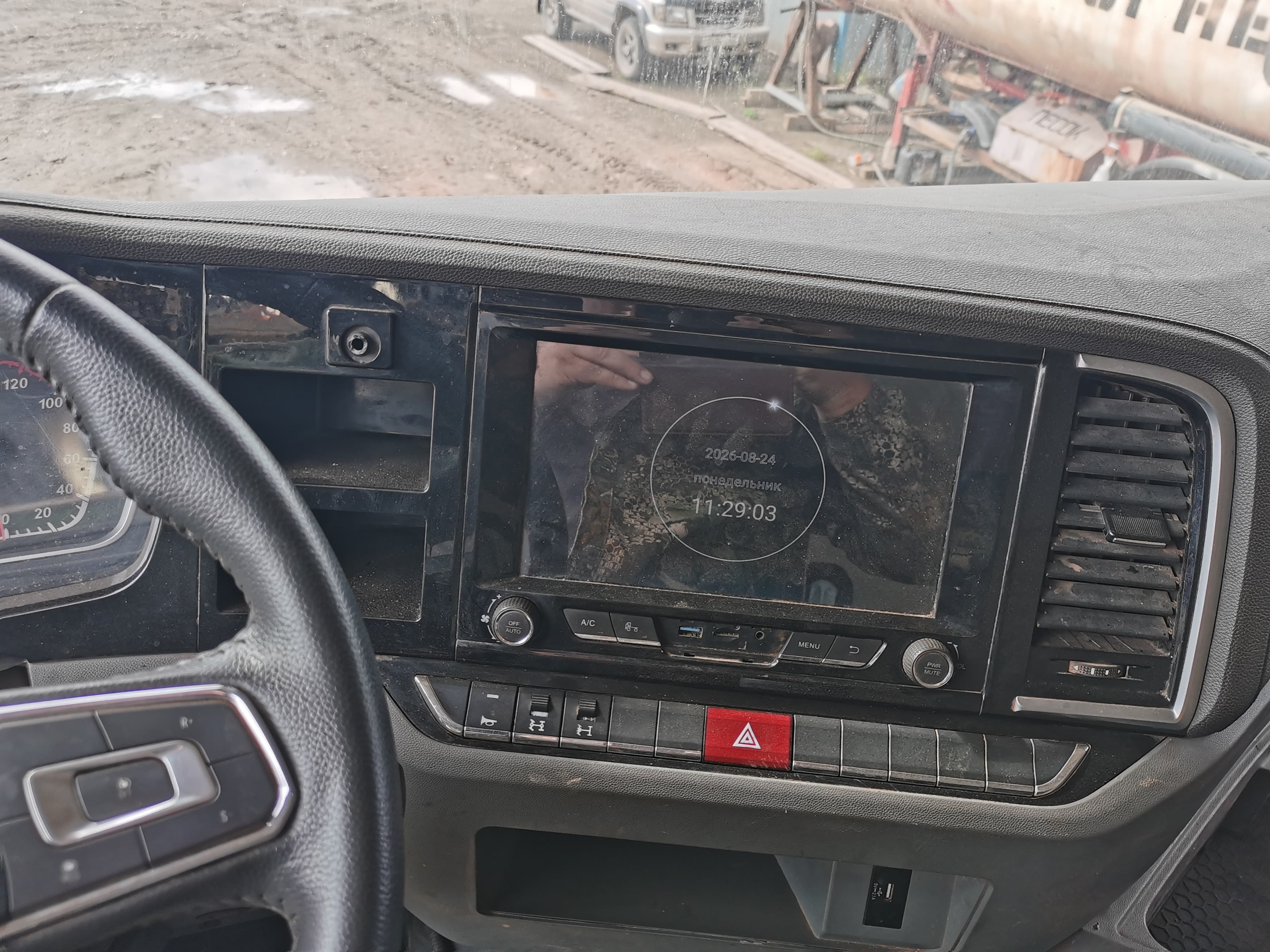 Shacman (Shaanxi) SX* 6x6 Седельный тягач - 5