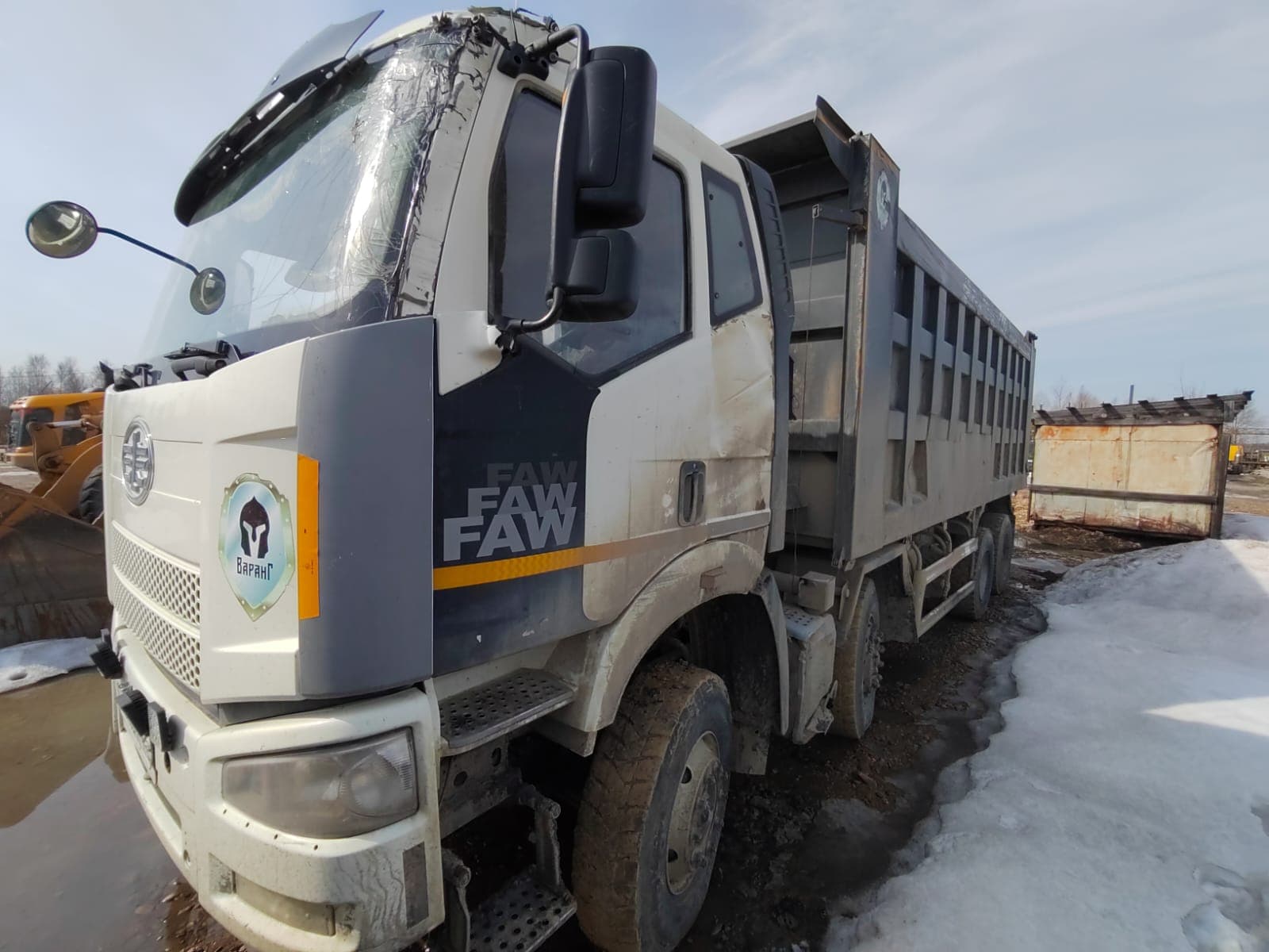 FAW J6 8x4 Самосвал - 1
