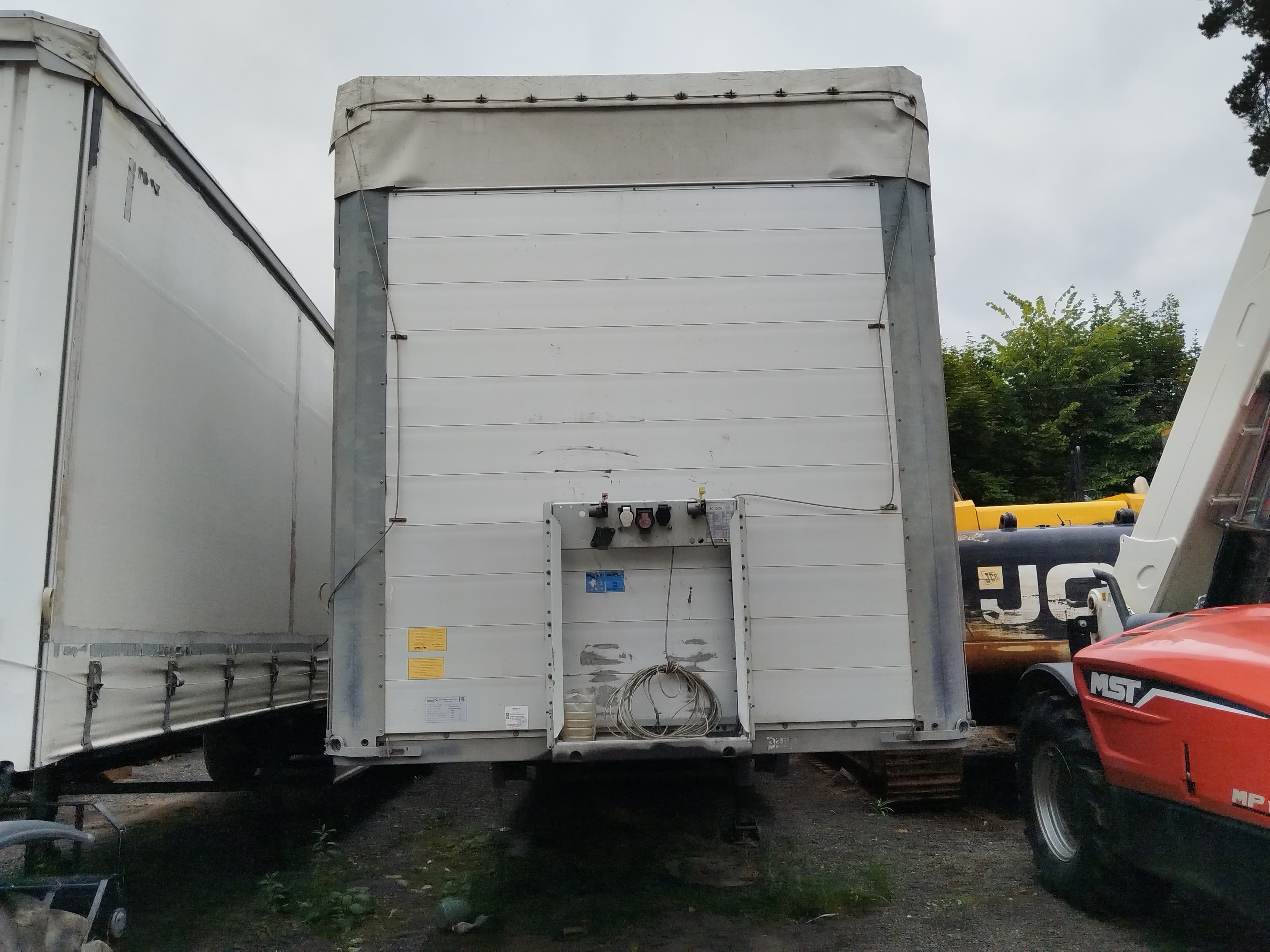 Schmitz Cargobull 9084 Полуприцеп бортовой - 2