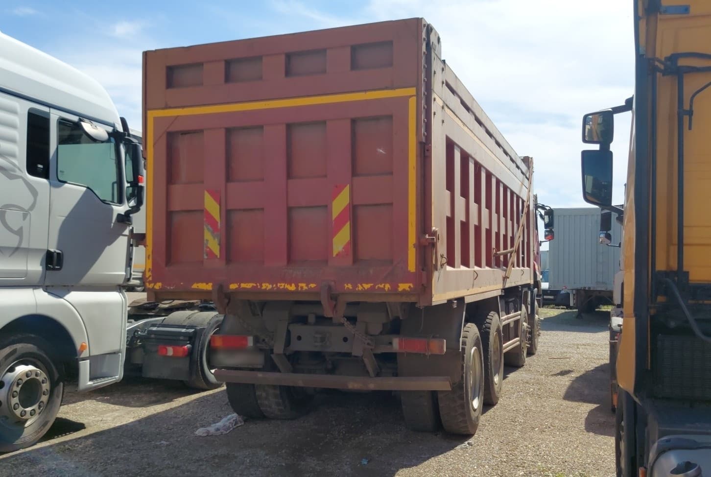 Dongfeng KC 8x4 Самосвал - 3