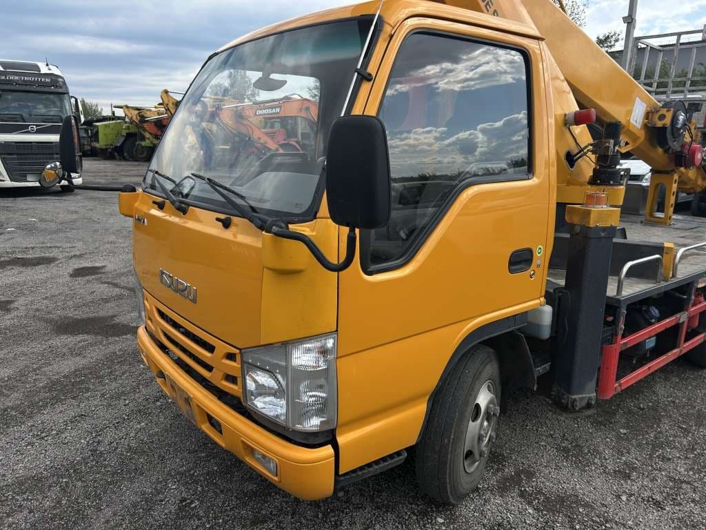 ISUZU YAD* 4x2 Автовышка - 1
