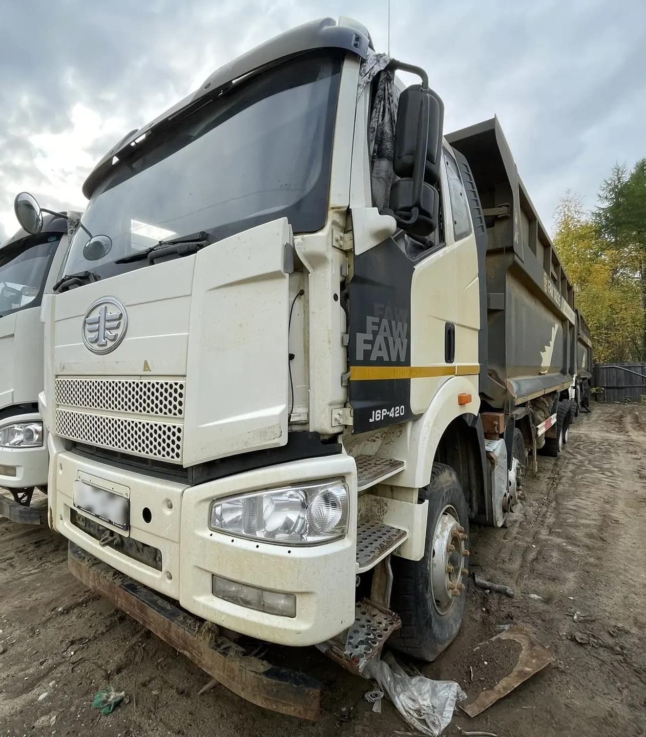 FAW CA 3310 8x4 Самосвал - 1