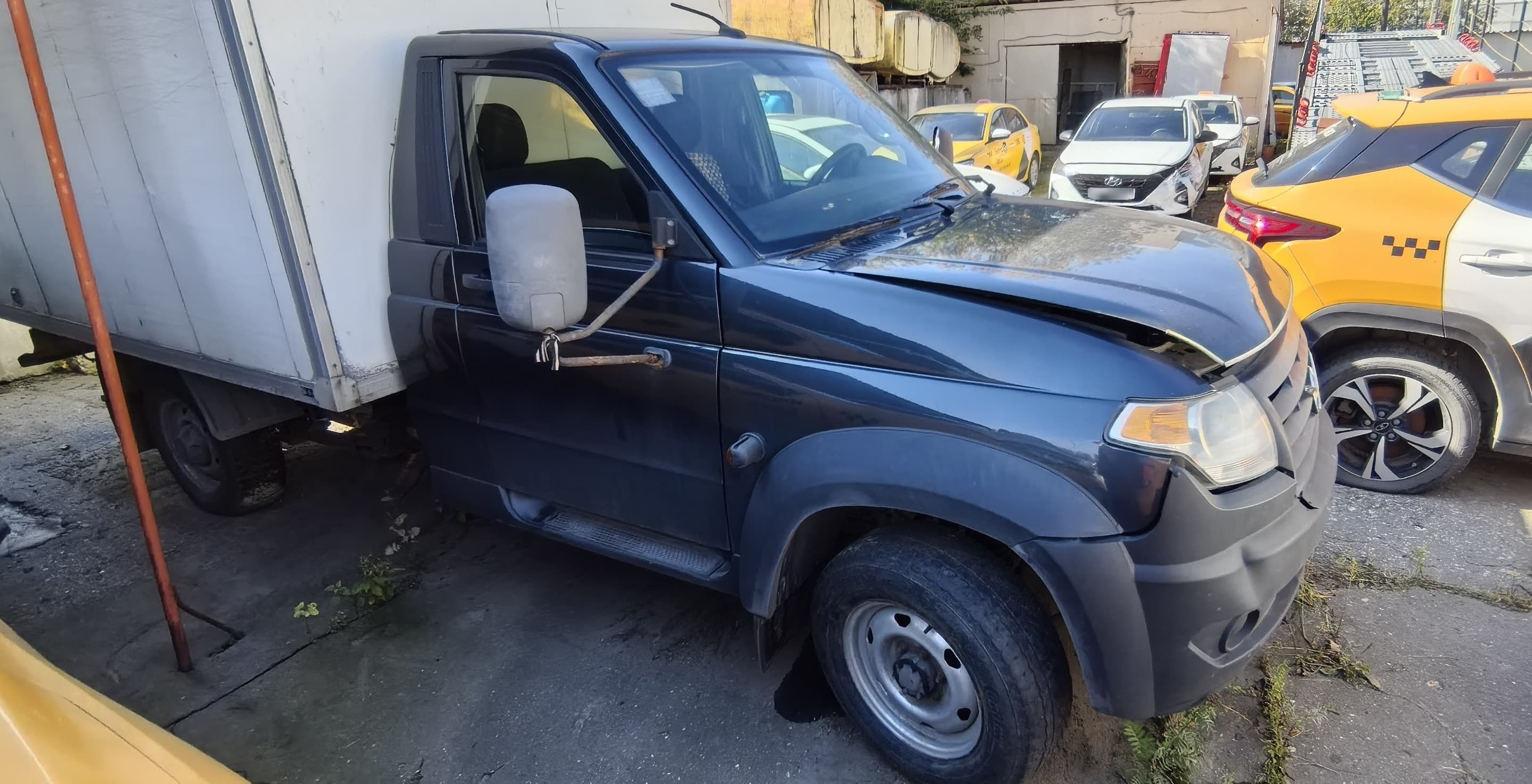UAZ Profi - 2