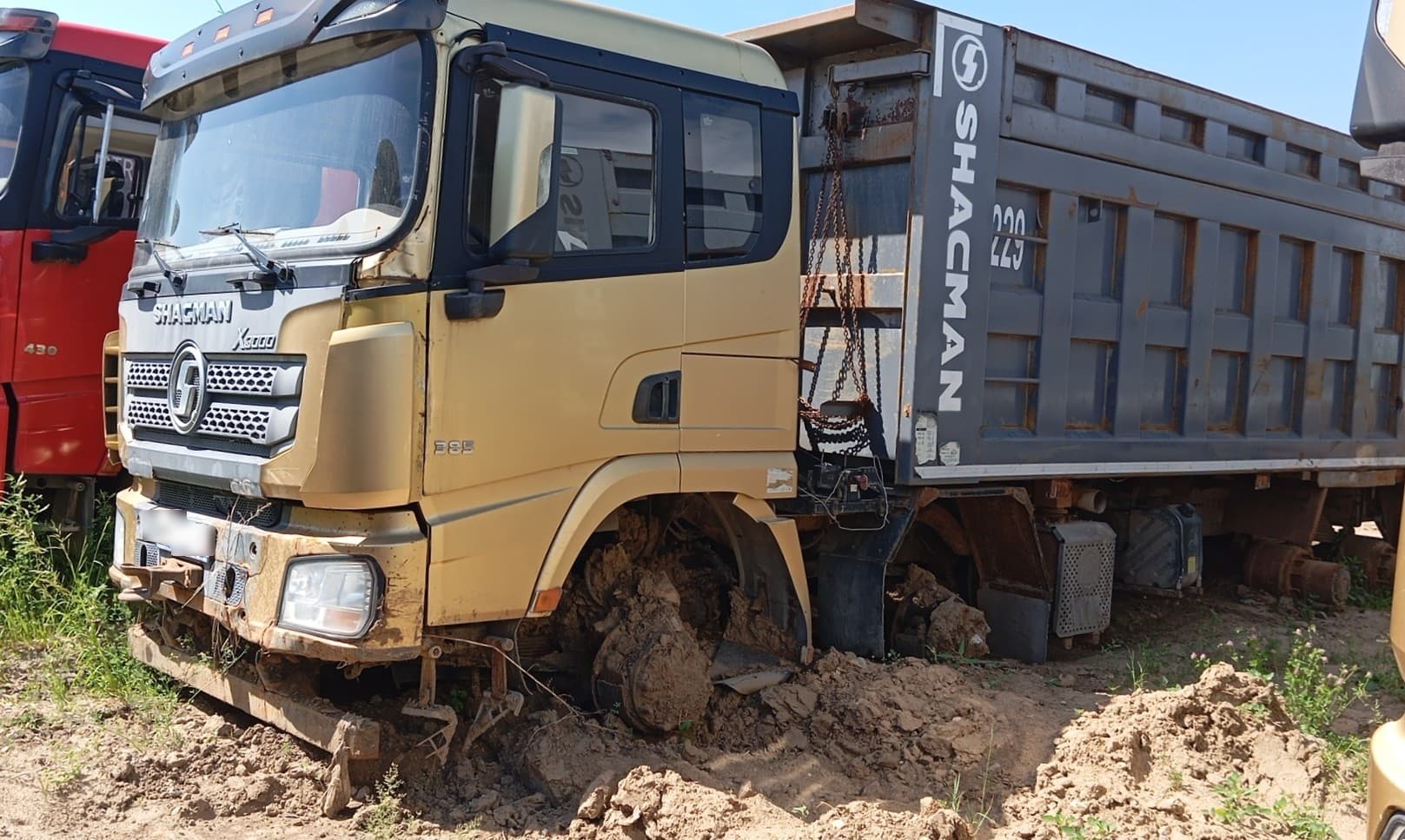 Shacman (Shaanxi) SX* 8x4 Самосвал - 1
