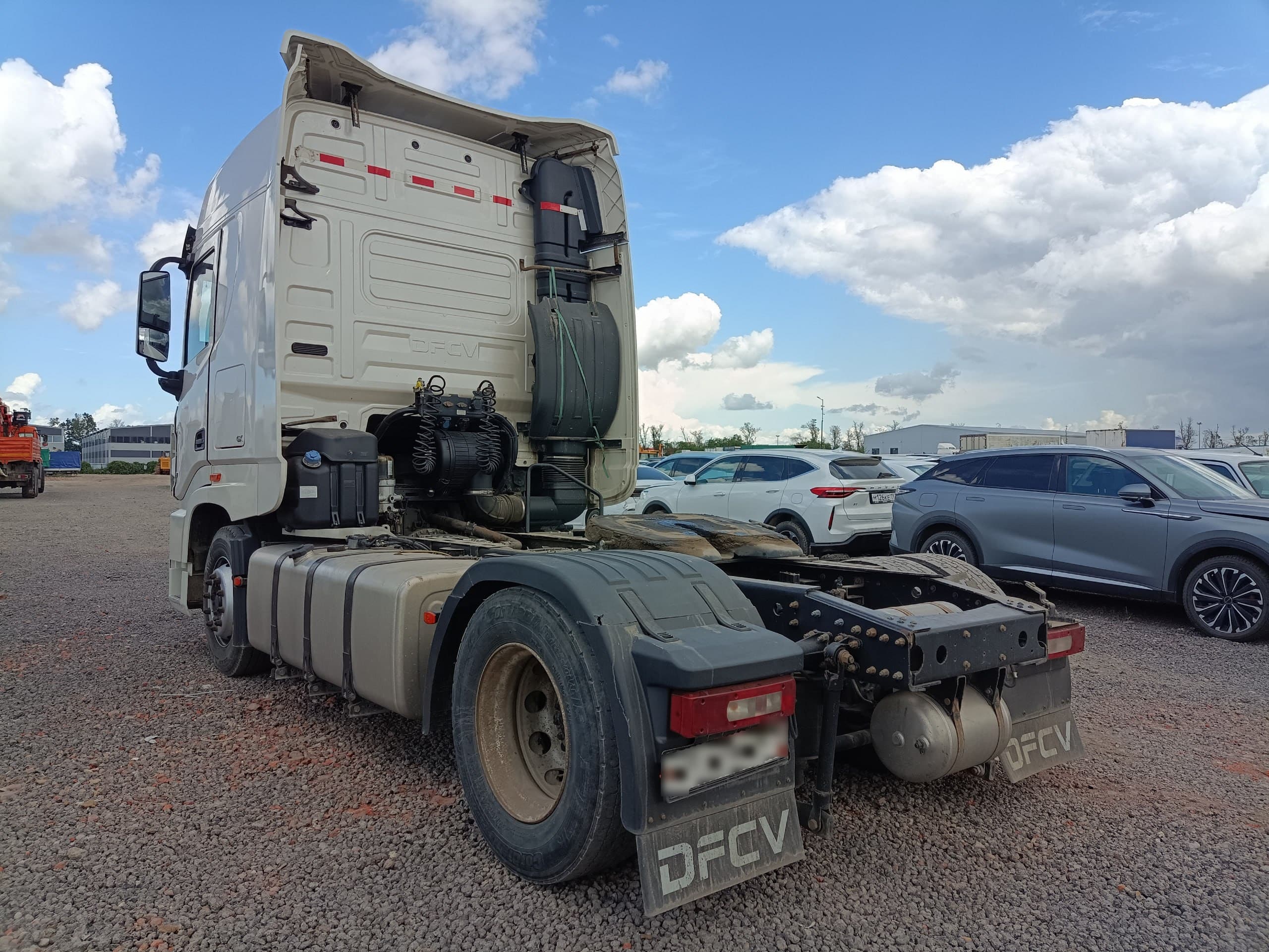 Dongfeng DFH 4x2 Седельный тягач - 4