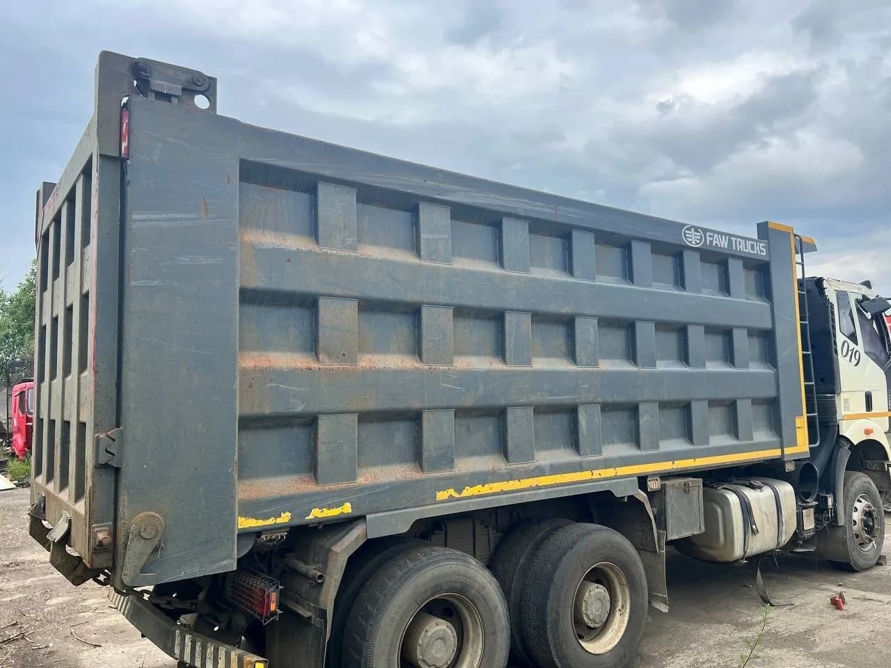 FAW J6* 6x4 Самосвал - 3