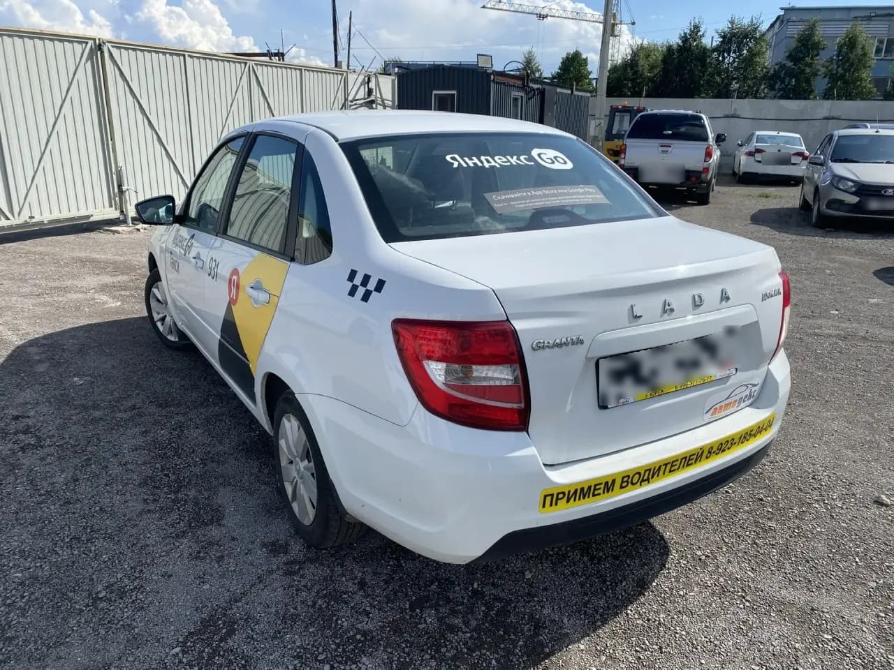 Lada Granta седан - 4