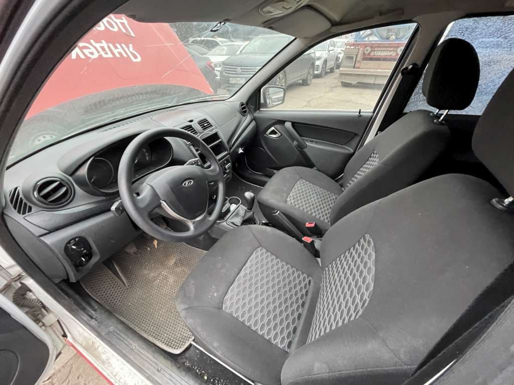 Lada Granta седан - 4