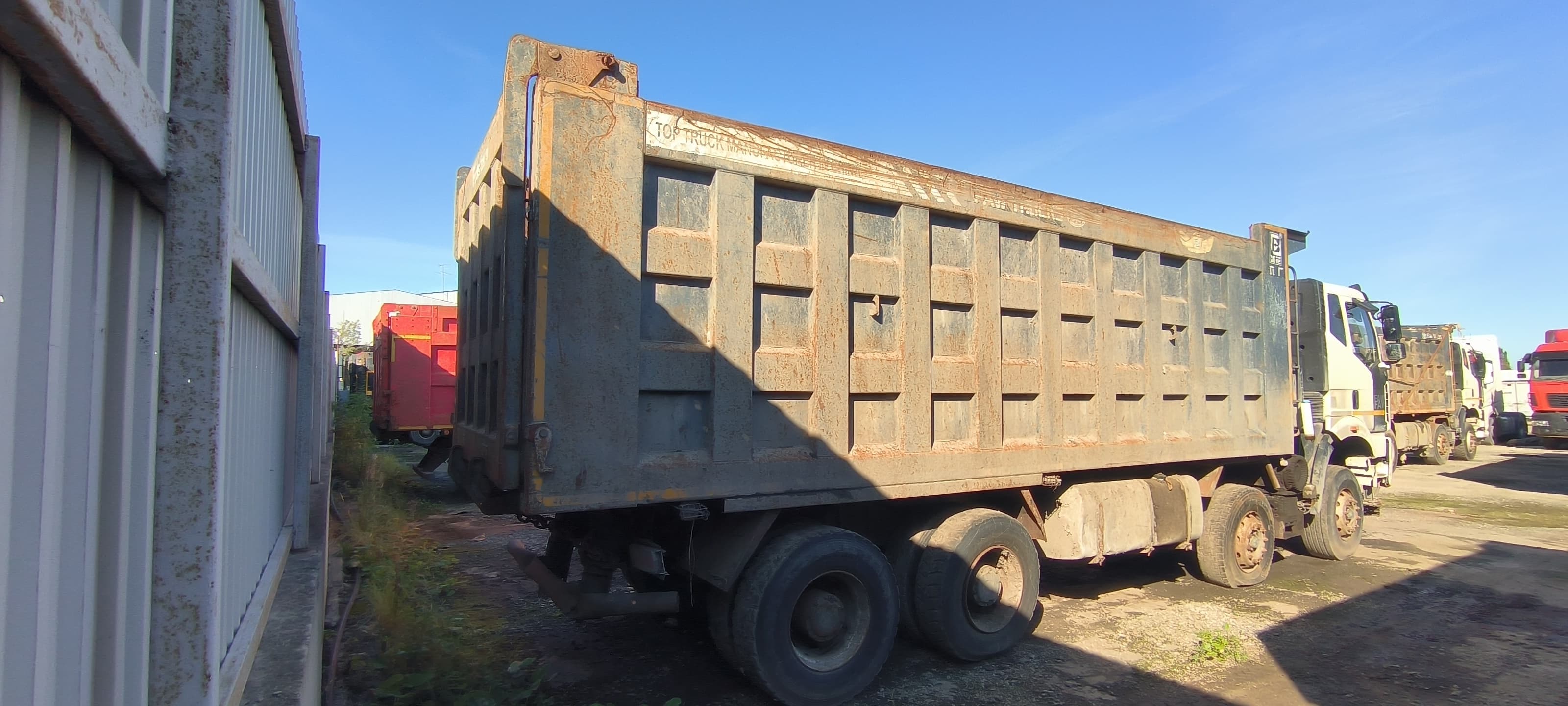 FAW J6 8x4 Самосвал - 3