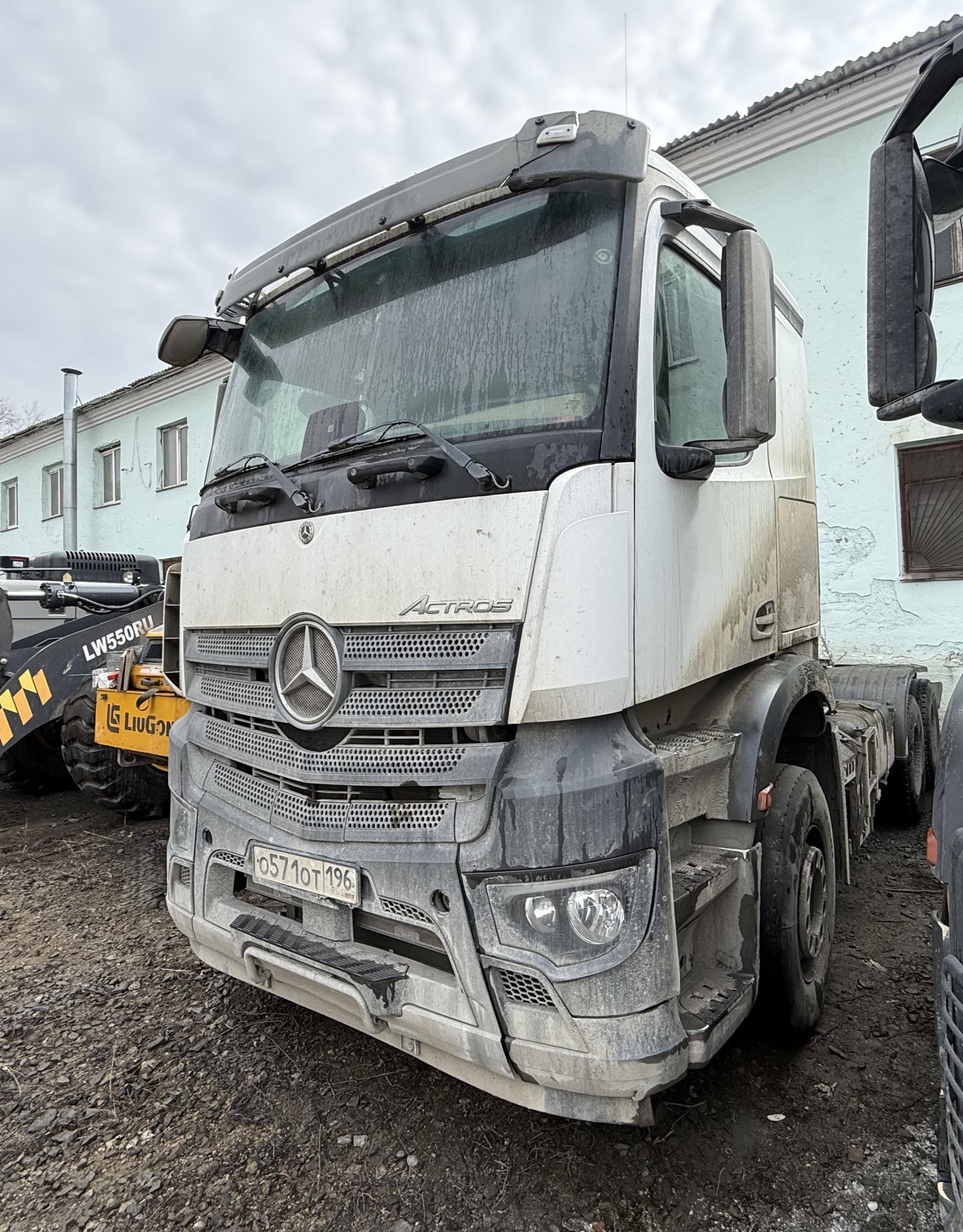 Mercedes-Benz Actros 6x4 Седельный тягач - 1