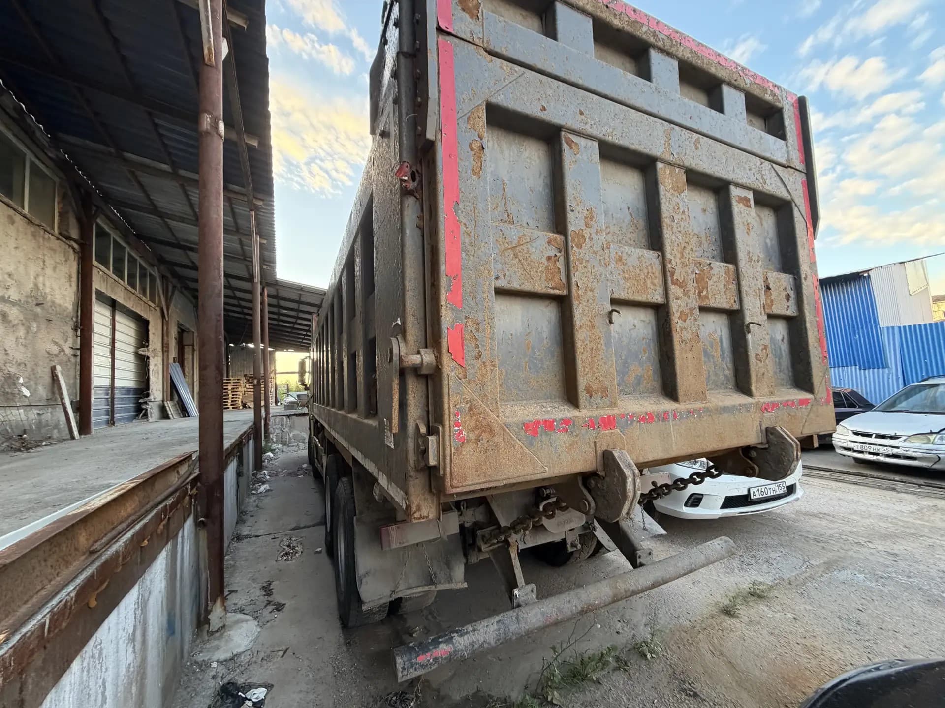 Shacman (Shaanxi) SX* 8x4 Самосвал - 4