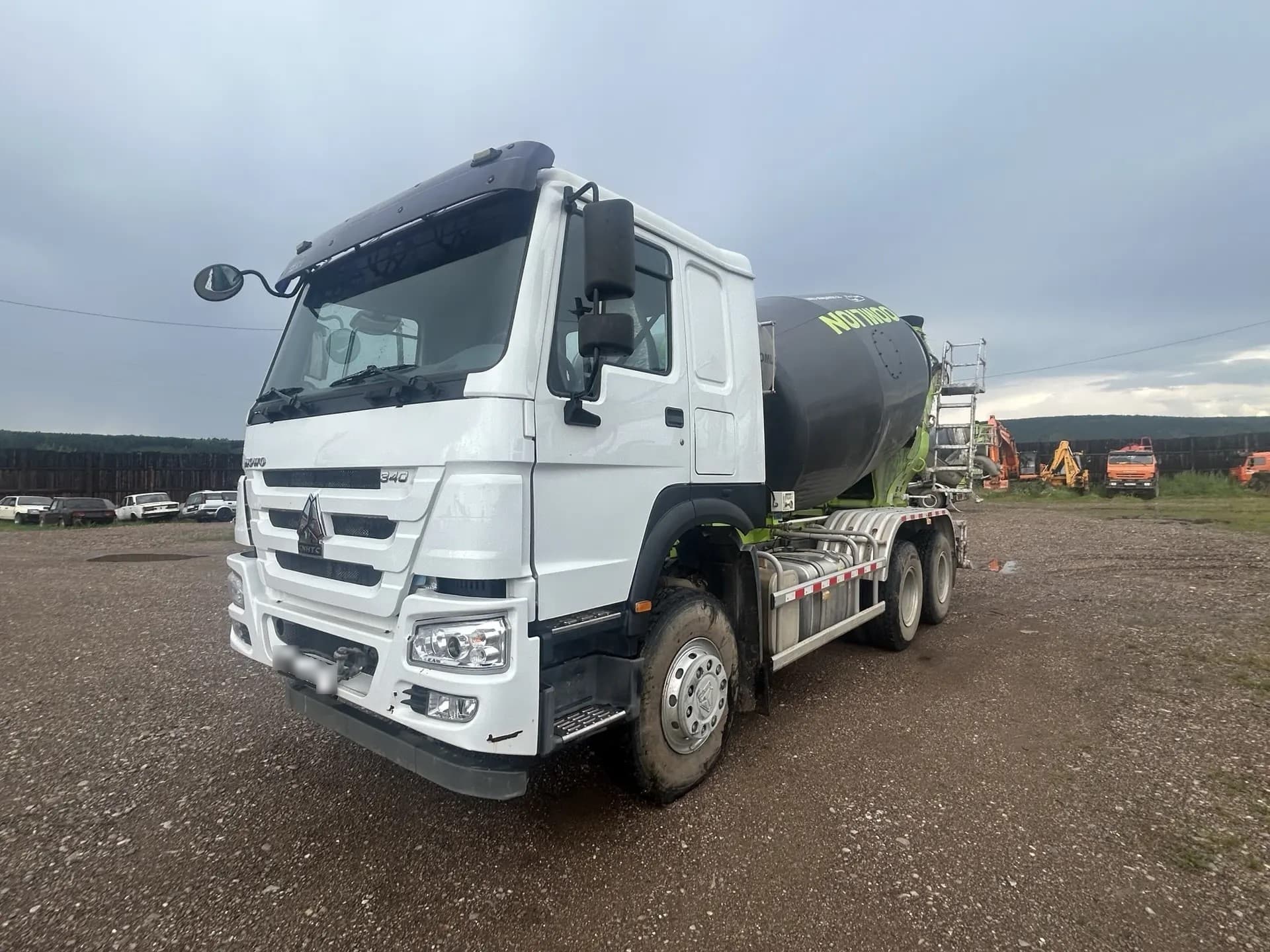 Howo ZZ* 6x4 Автобетоносмеситель - 1