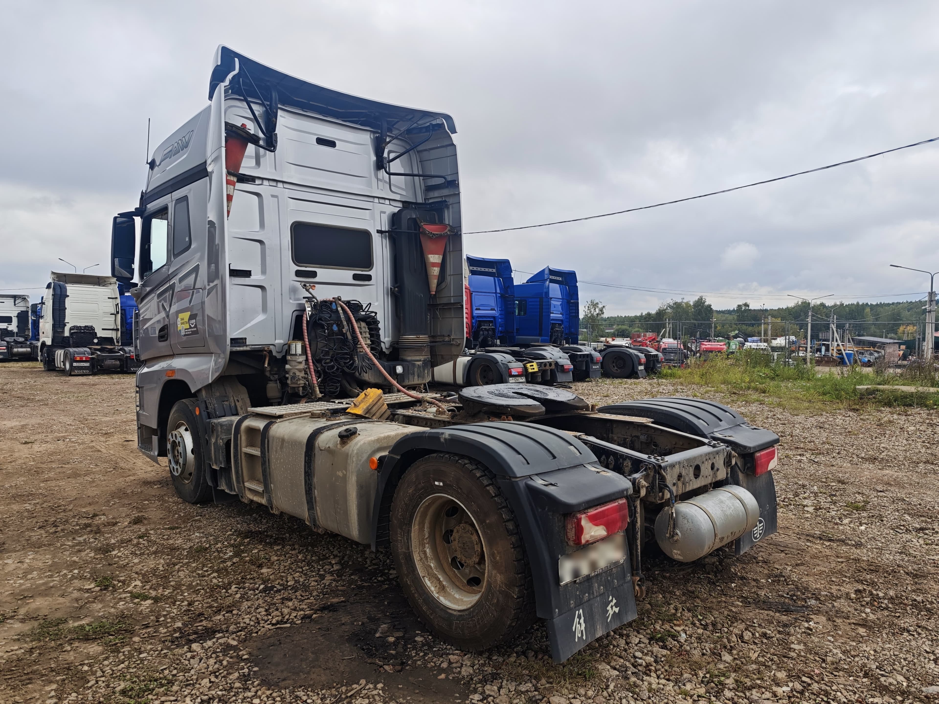 FAW J7 4x2 Седельный тягач - 4