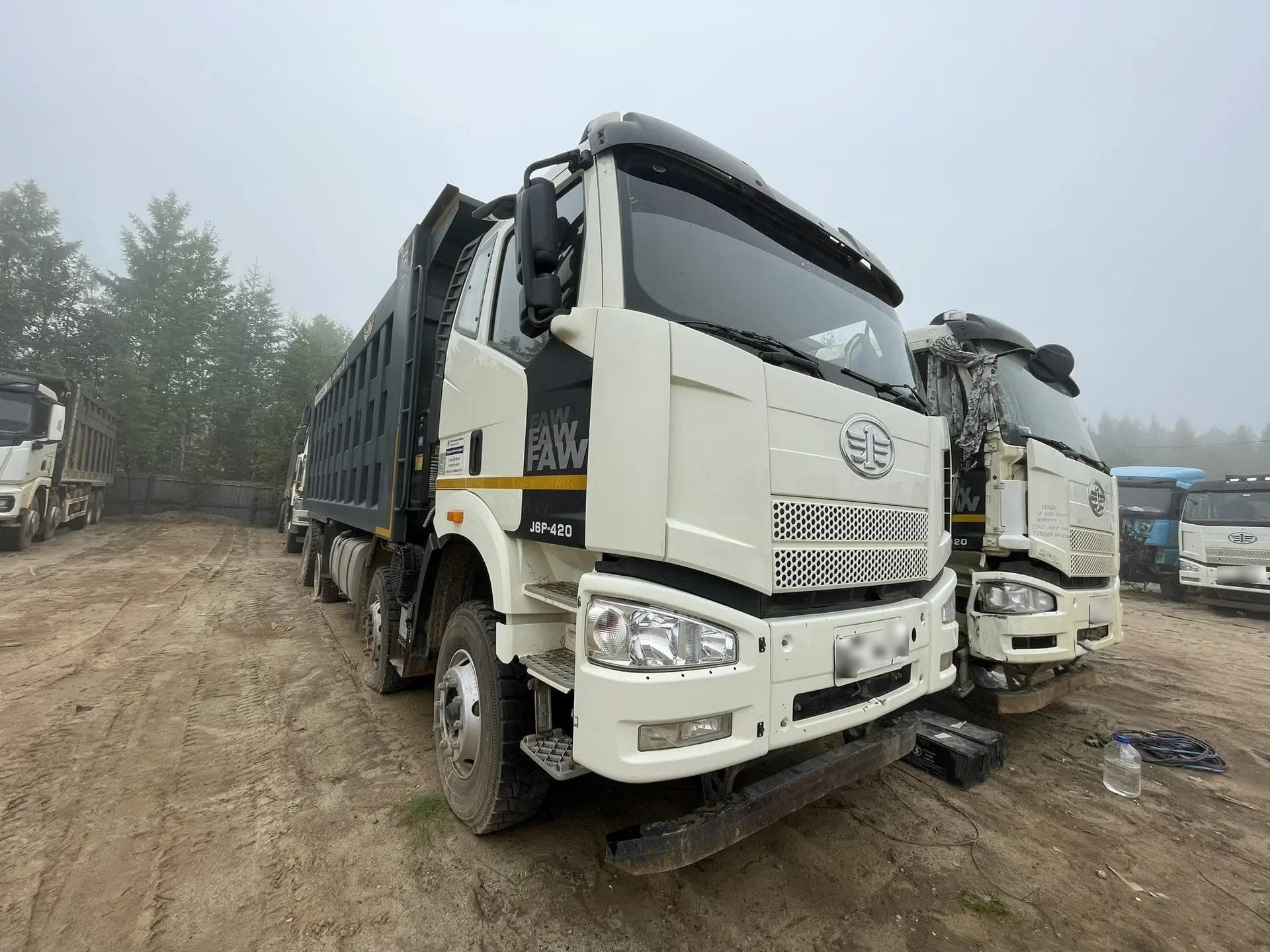 FAW J6 8x4 Самосвал - 1