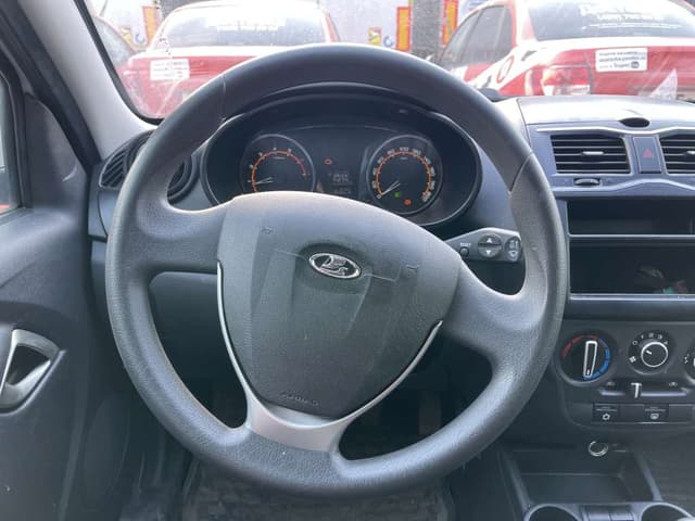 Lada Granta седан - 4