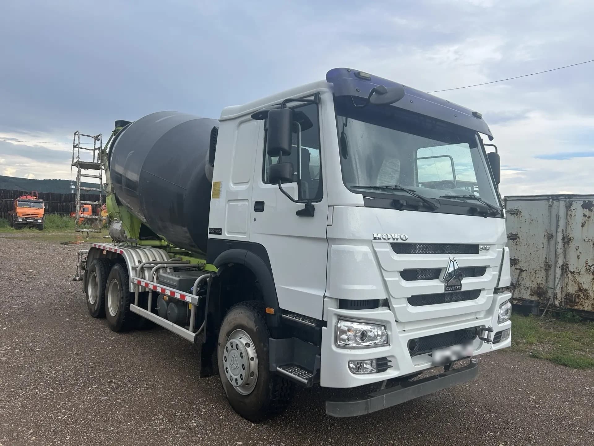 Howo ZZ* 6x4 Автобетоносмеситель - 2