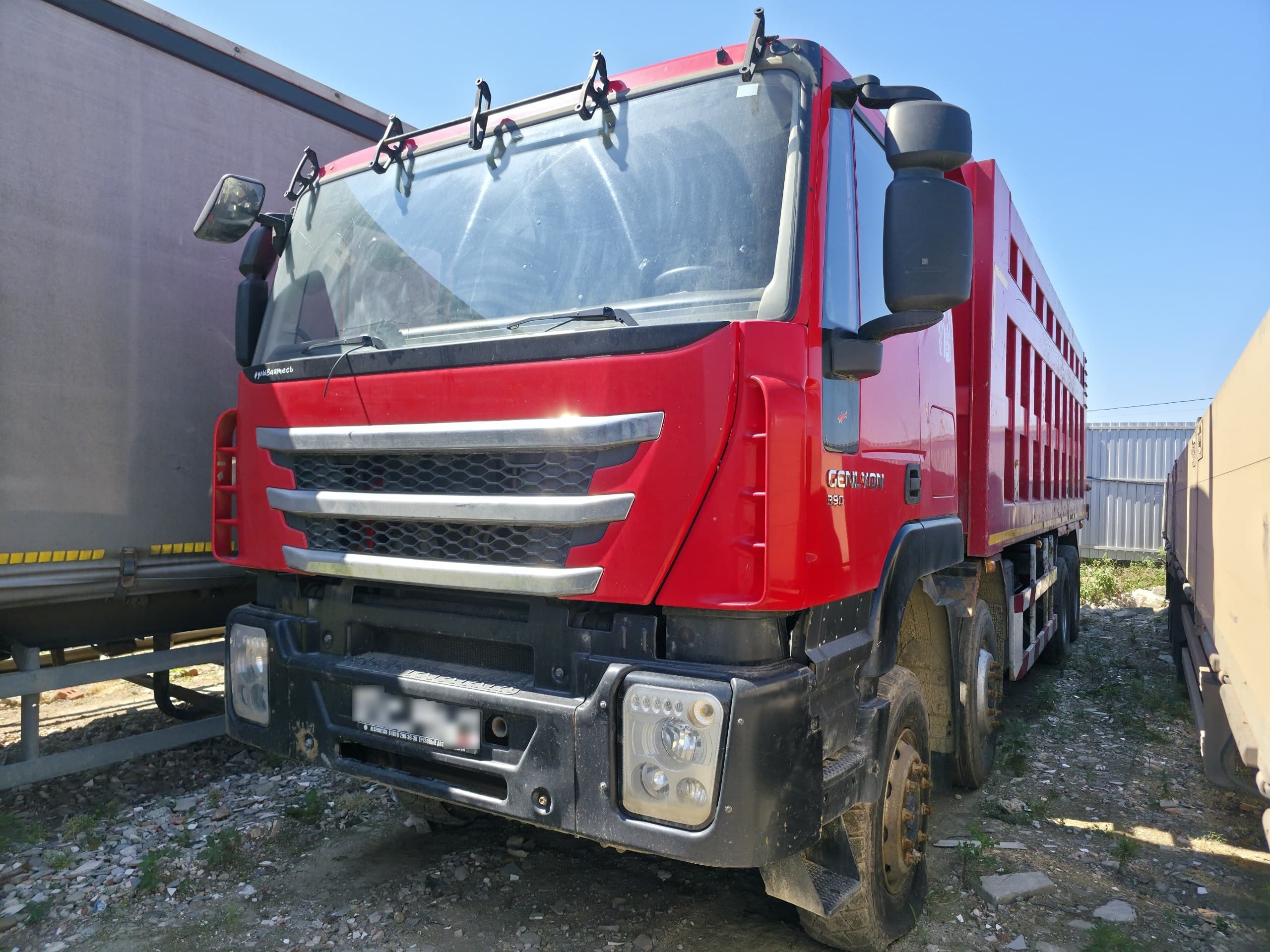 Hongyan 908 8x4 Самосвал - 1