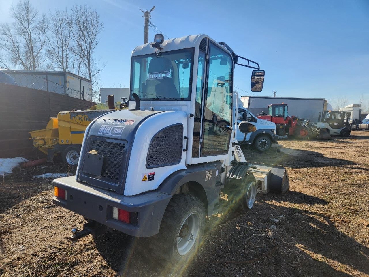 Bull SL100 Фронтальный погрузчик - 3