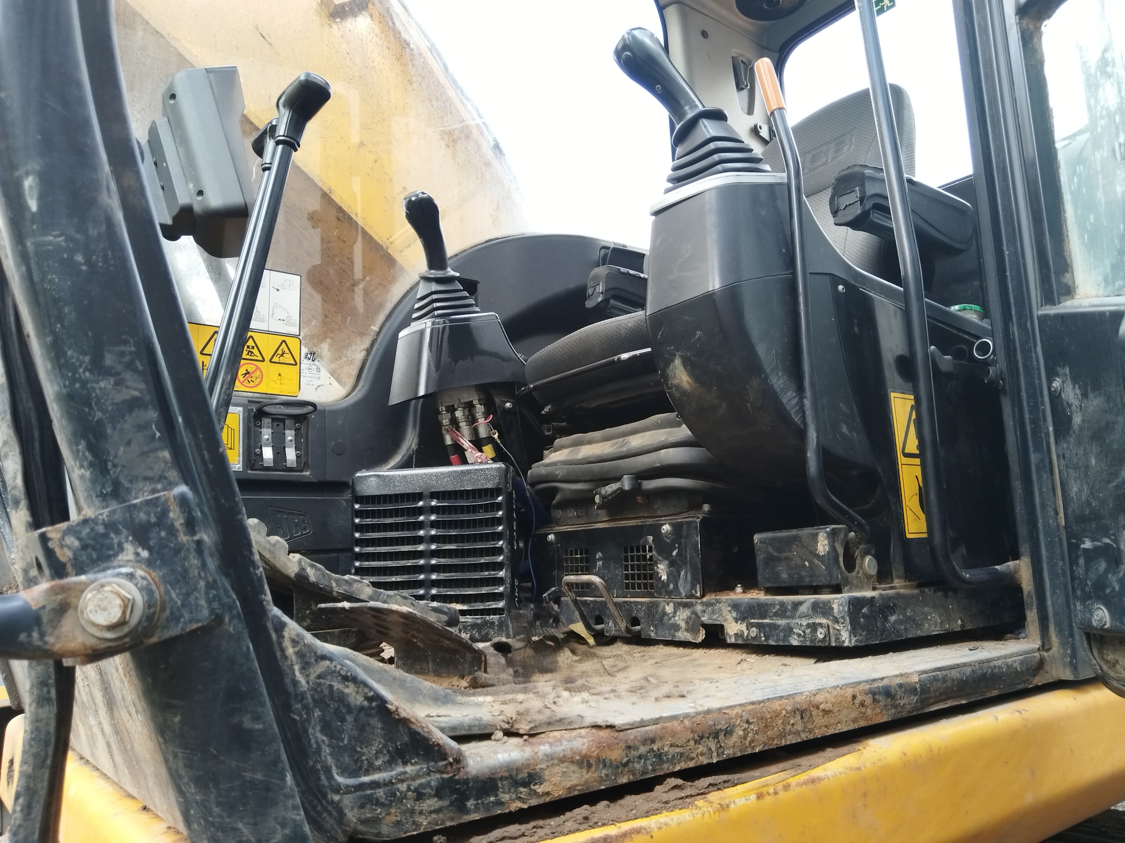 JCB JS 305 Экскаватор - 5