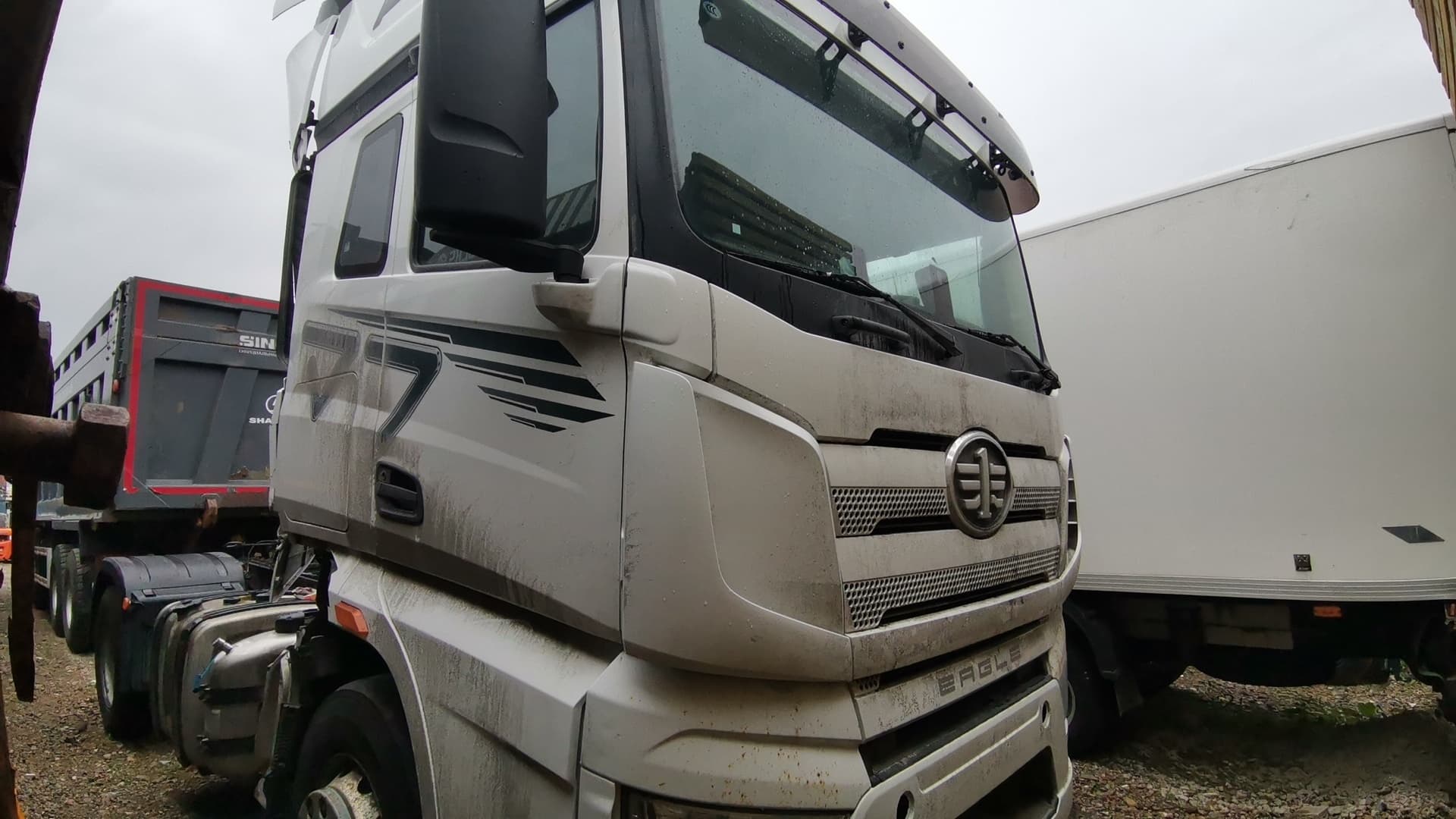 FAW J7 4x2 Седельный тягач - 2