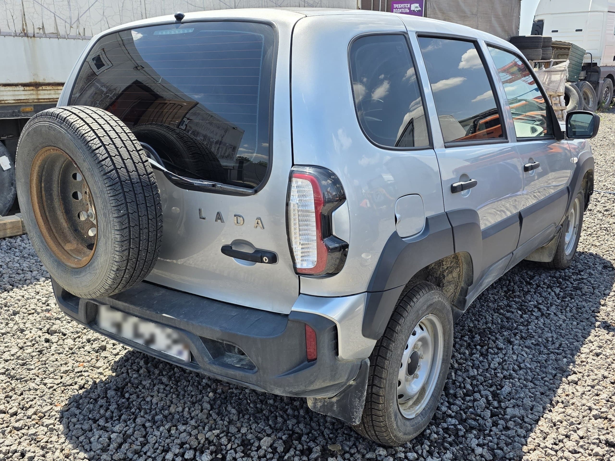 Lada Niva Travel - 3