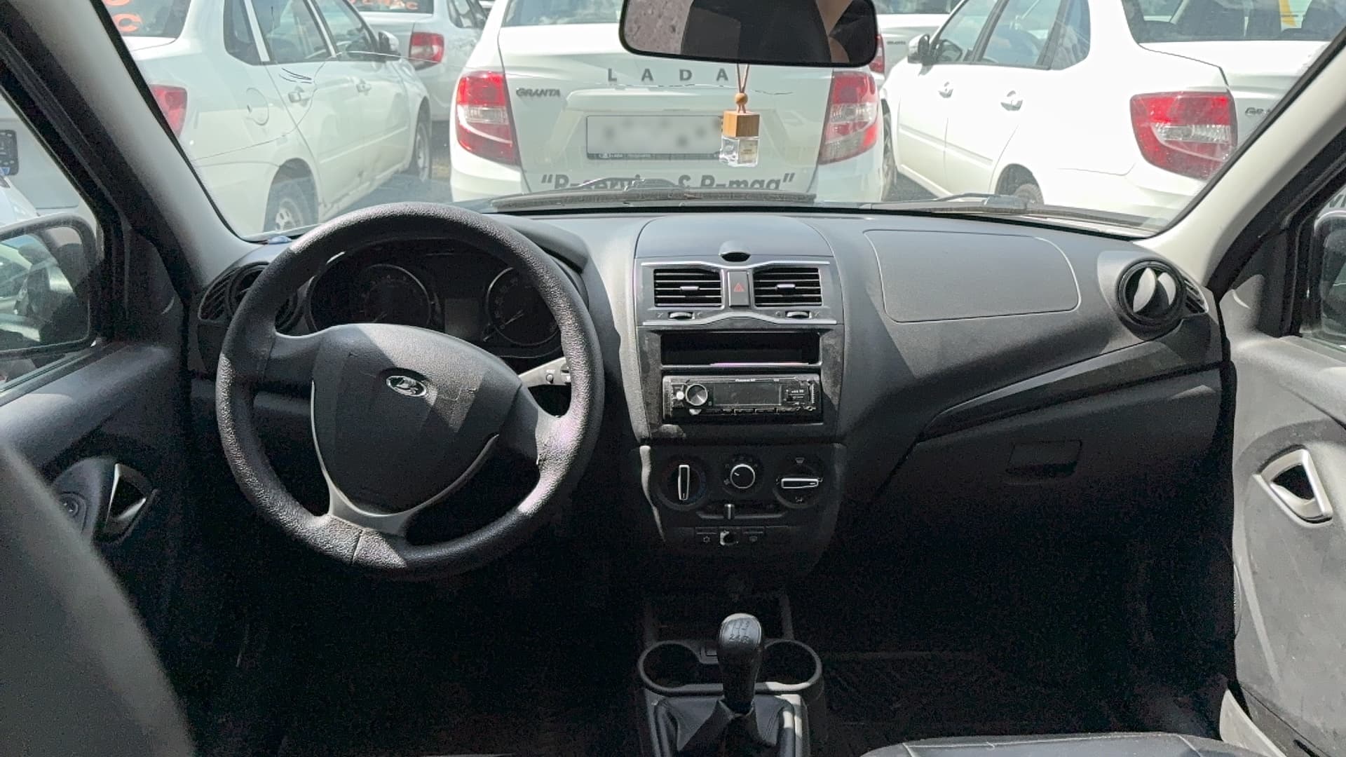 Lada Granta седан - 5