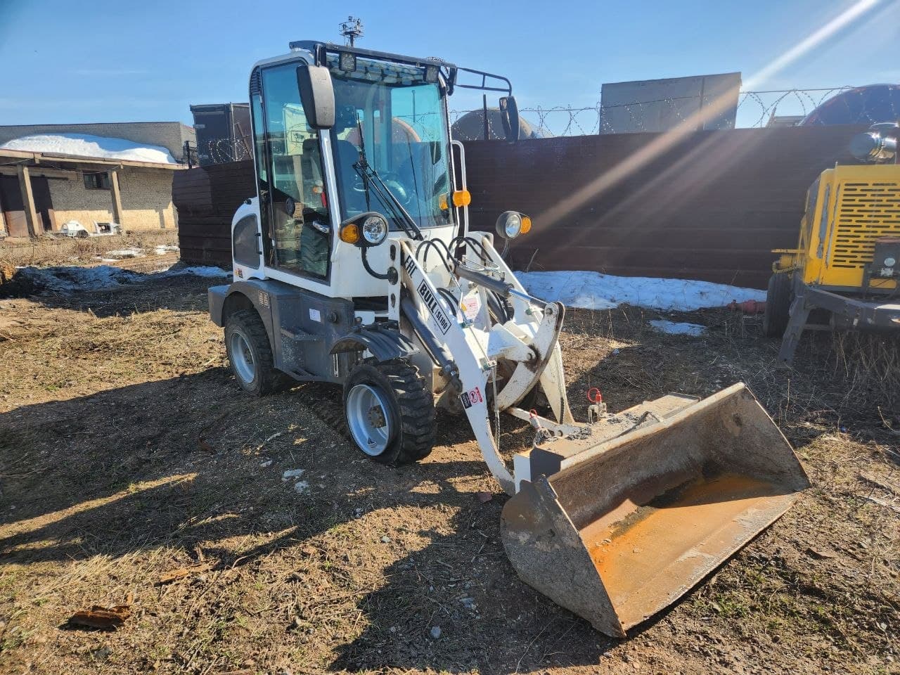 Bull SL100 Фронтальный погрузчик - 2