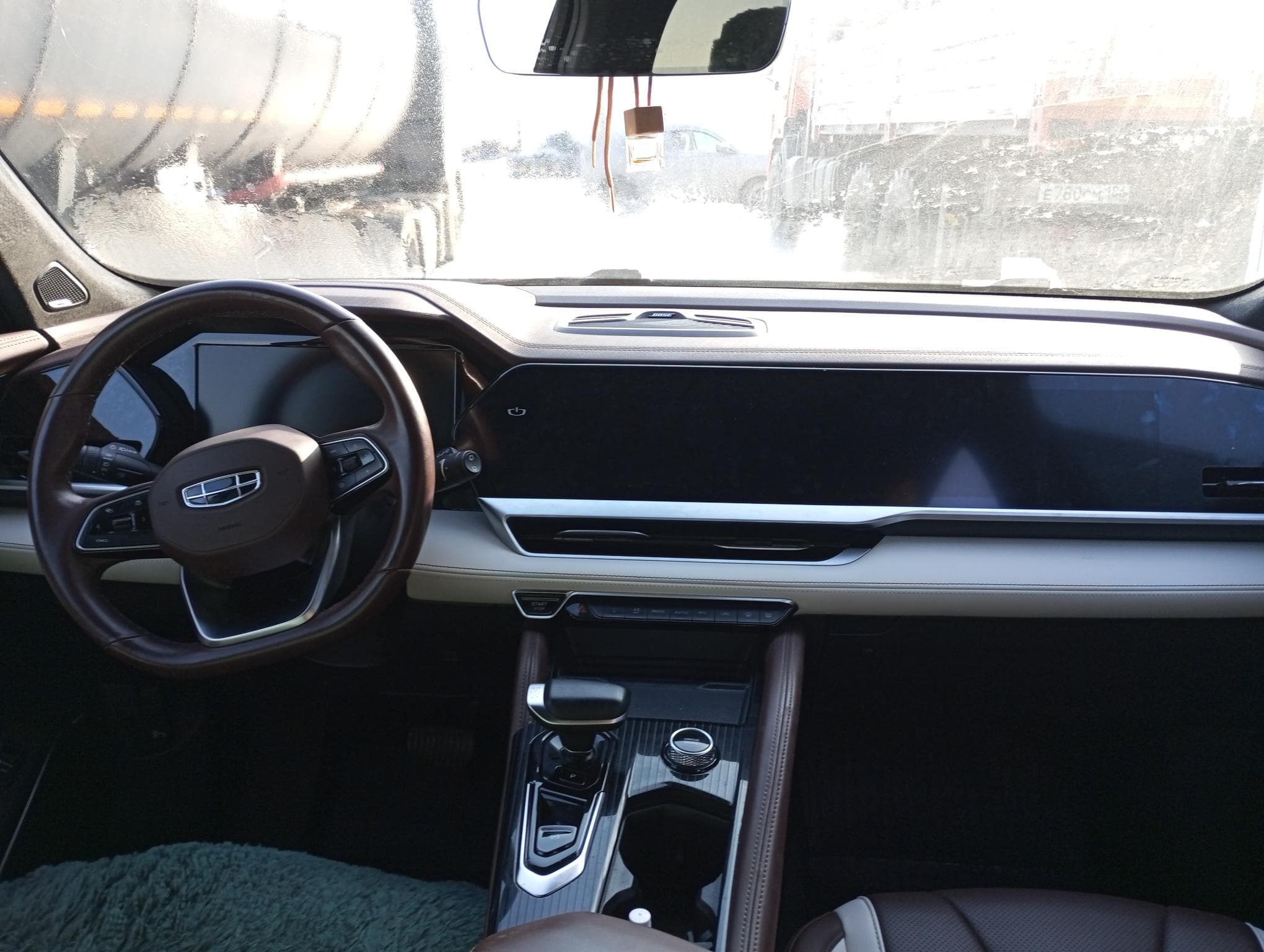 Geely Monjaro - 5