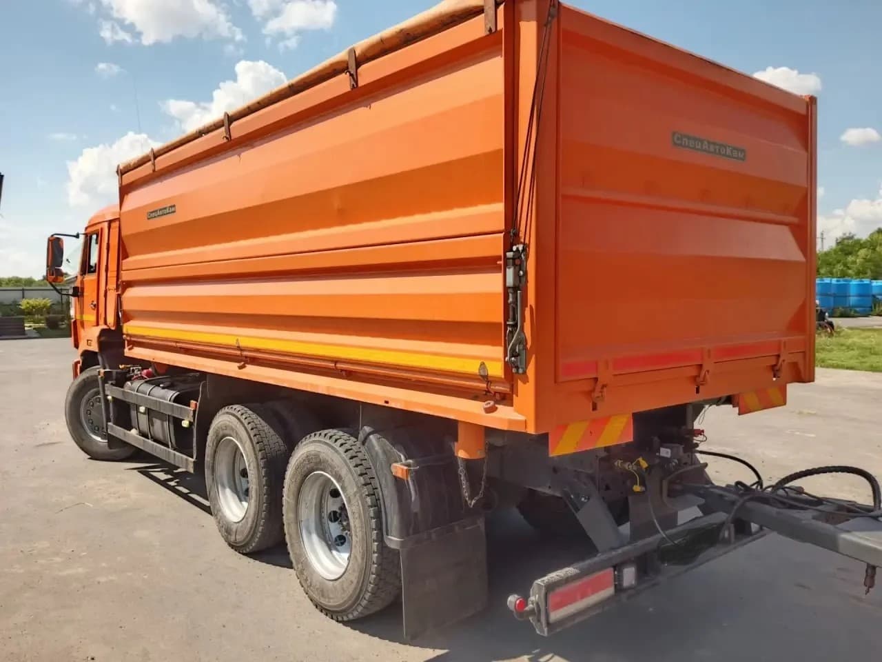 Спецавтокам 6890* на шасси Камаз 65115 6x4 Зерновоз - 4