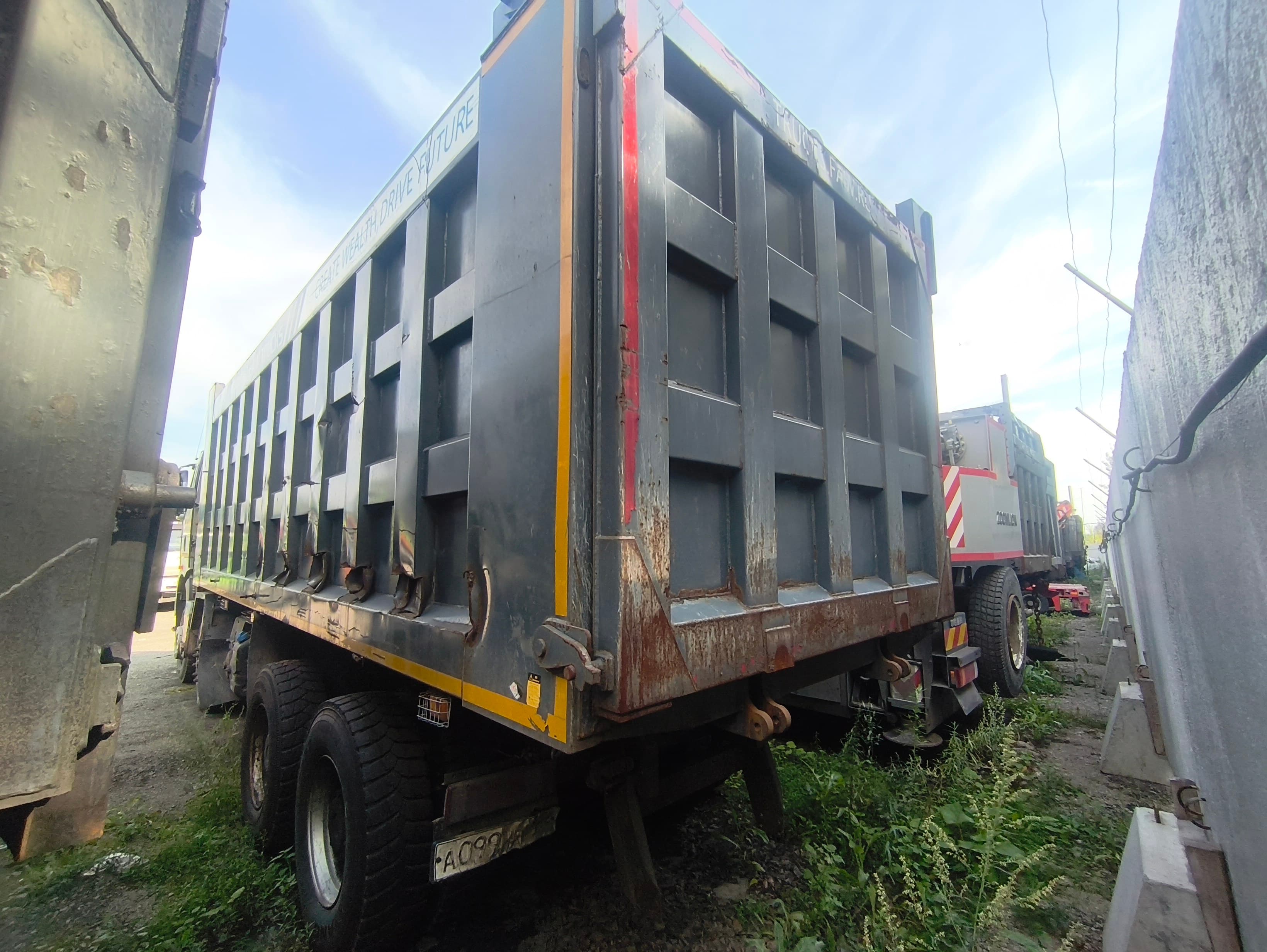 FAW CA 3310 8x4 Самосвал - 4