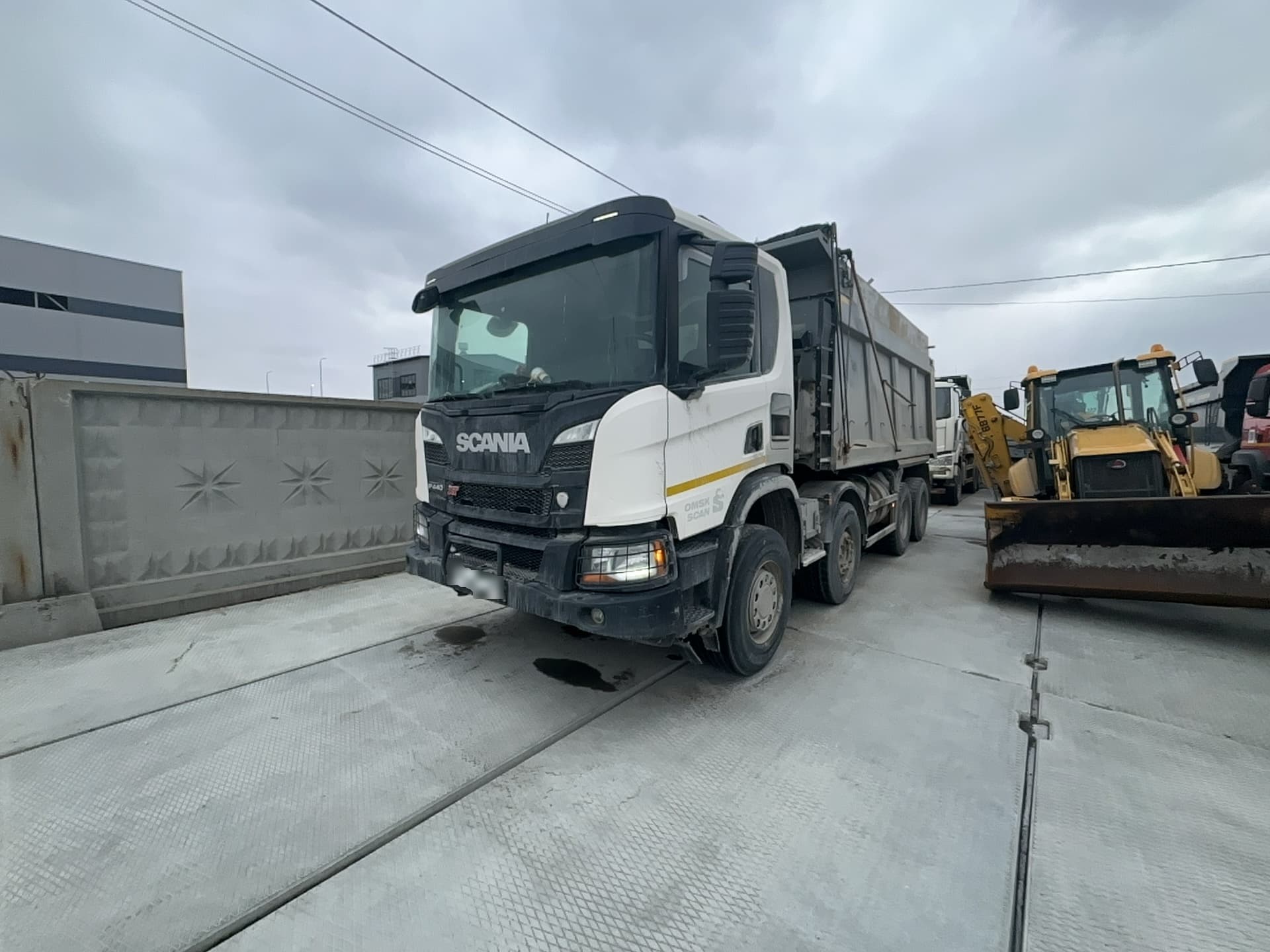 Scania P 8x4 Самосвал - 1