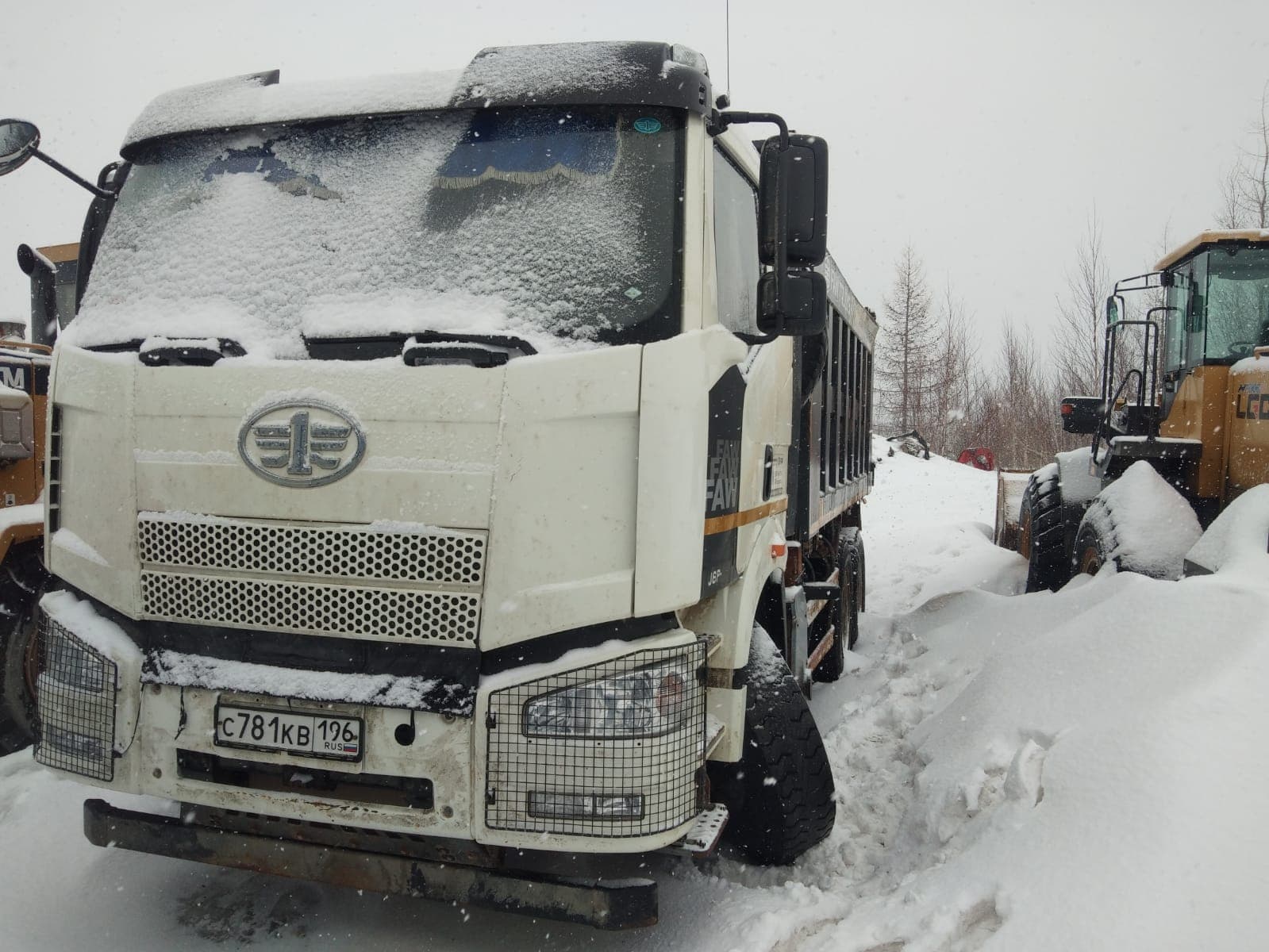 FAW J6* 6x6 Самосвал - 1