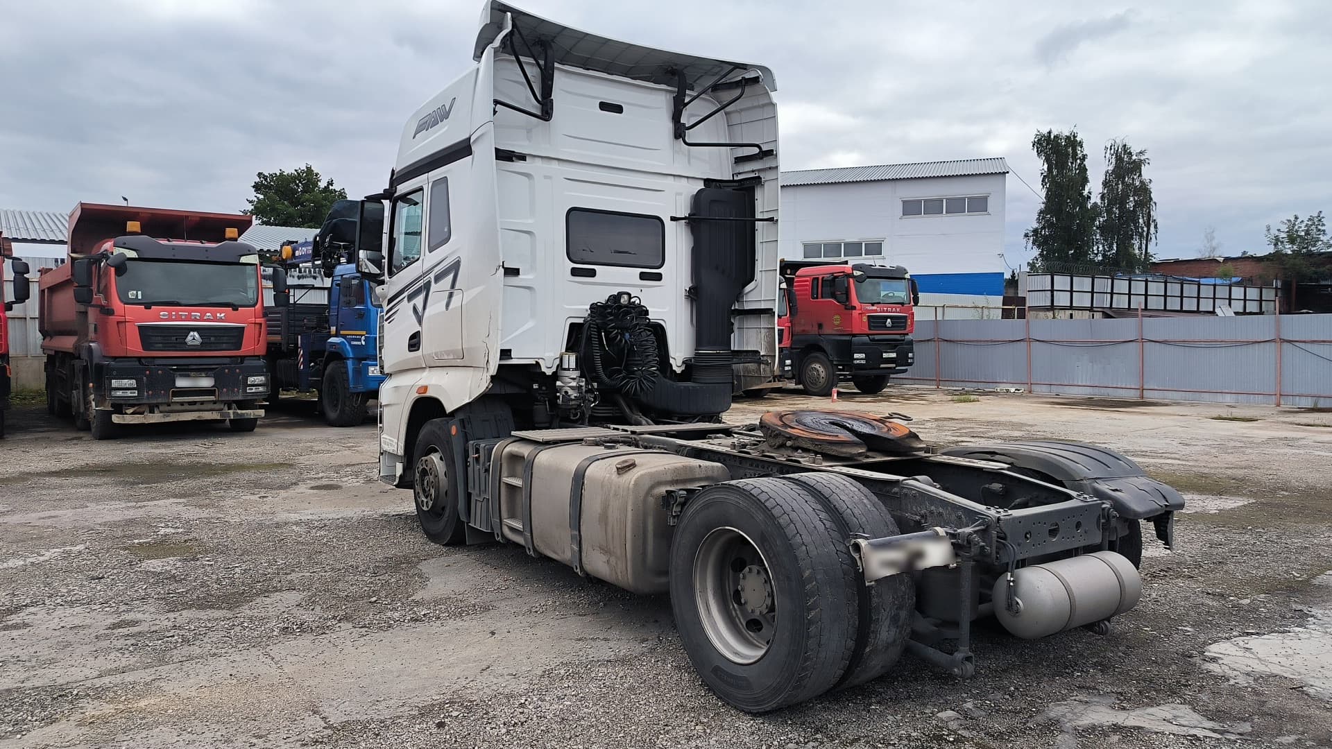 FAW J7 4x2 Седельный тягач - 4
