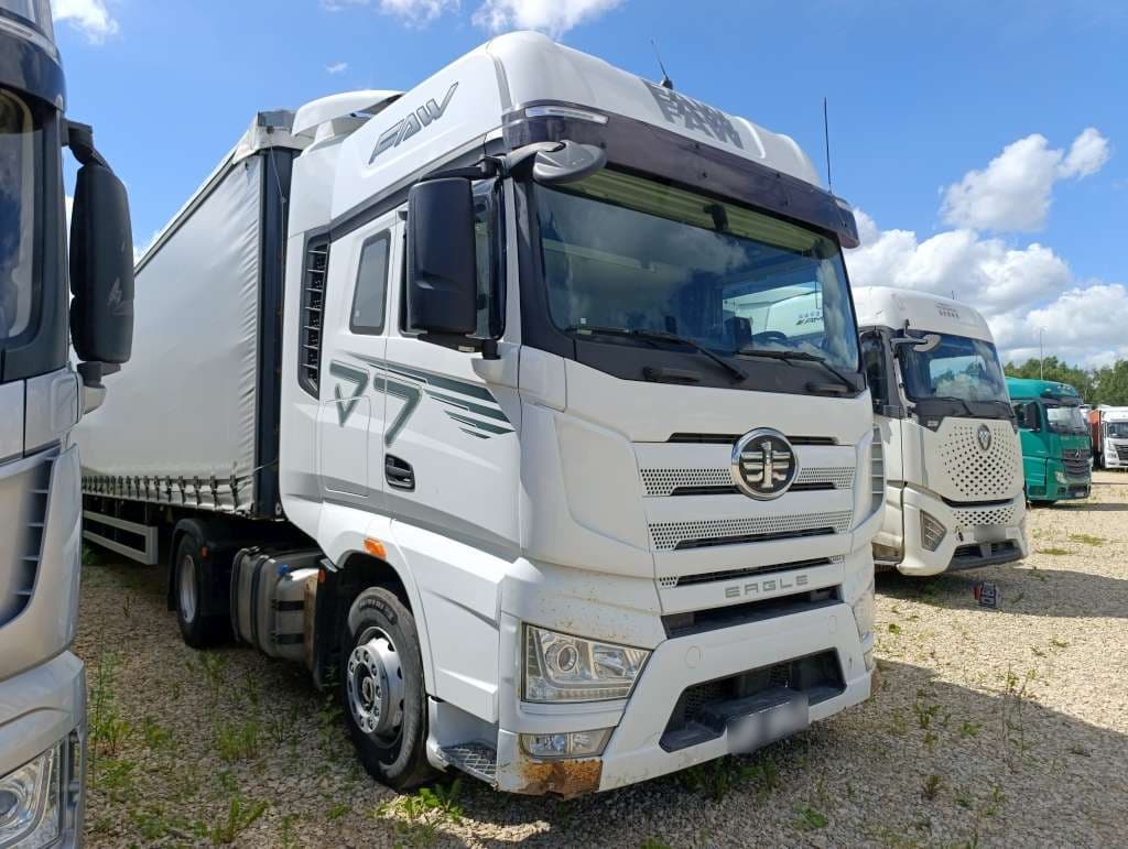 FAW J7 4x2 Седельный тягач - 2