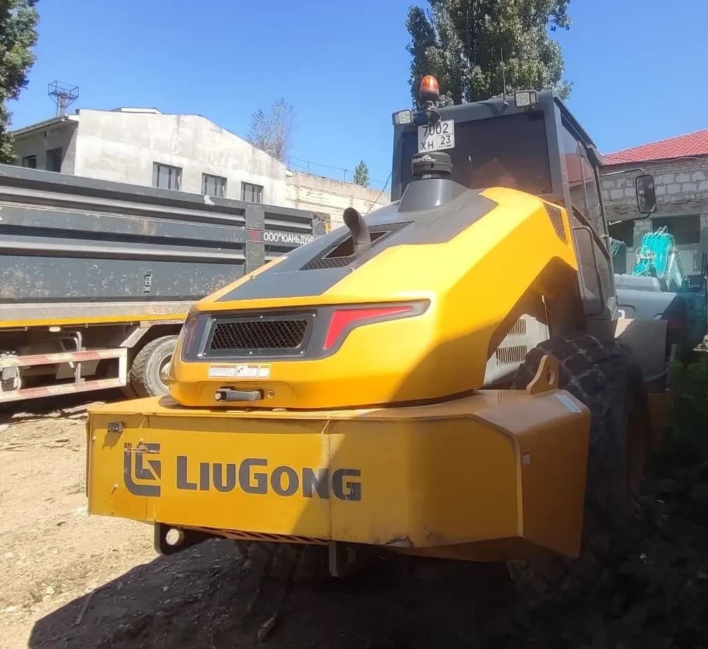 Liugong CLG* Каток - 4