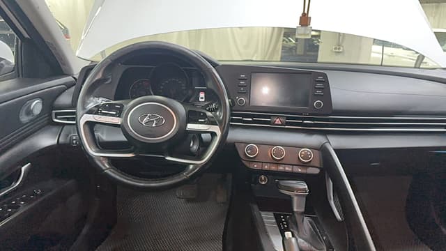 Hyundai Elantra - 5