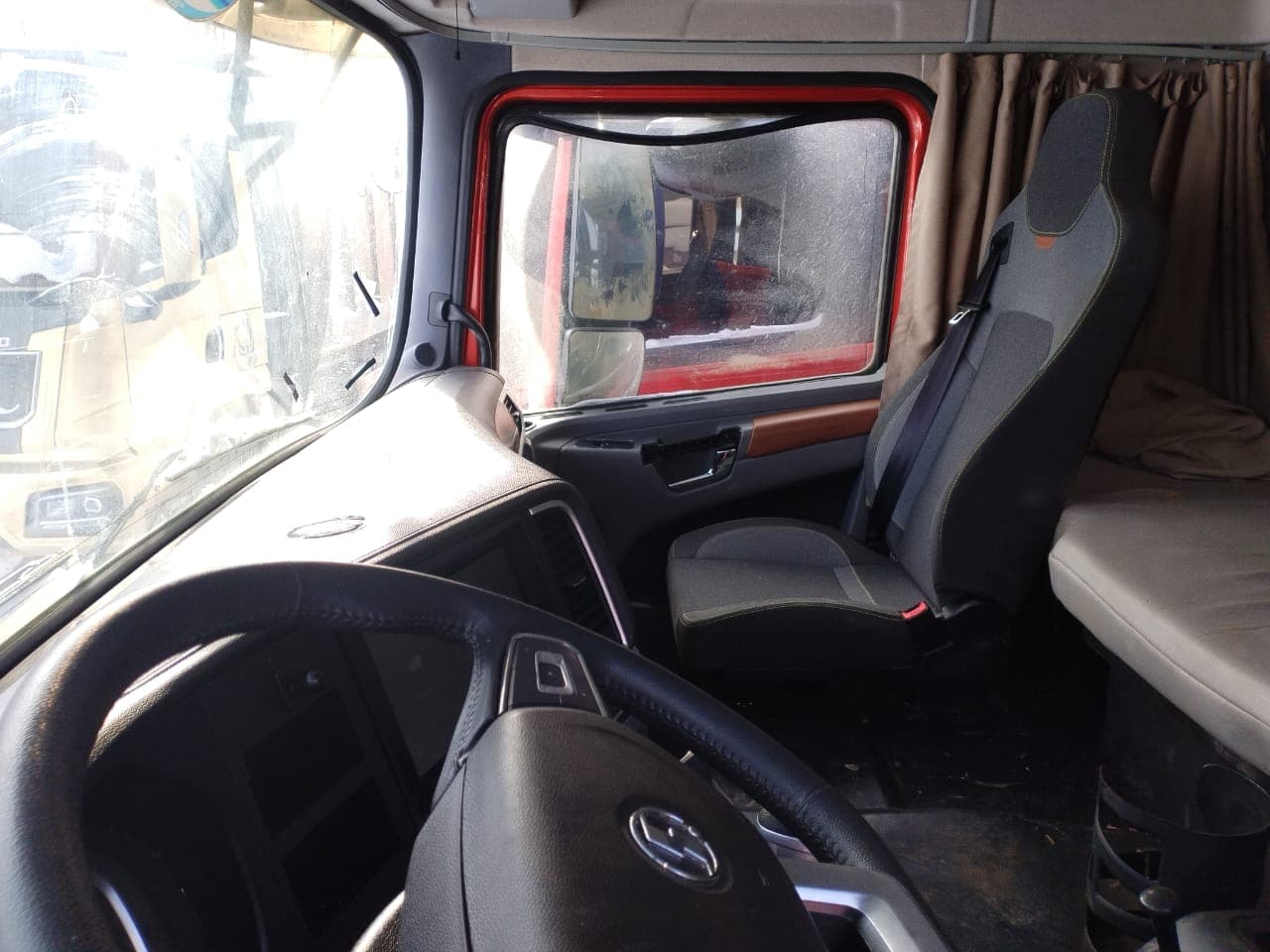 Shacman (Shaanxi) SX* 8x4 Самосвал - 5