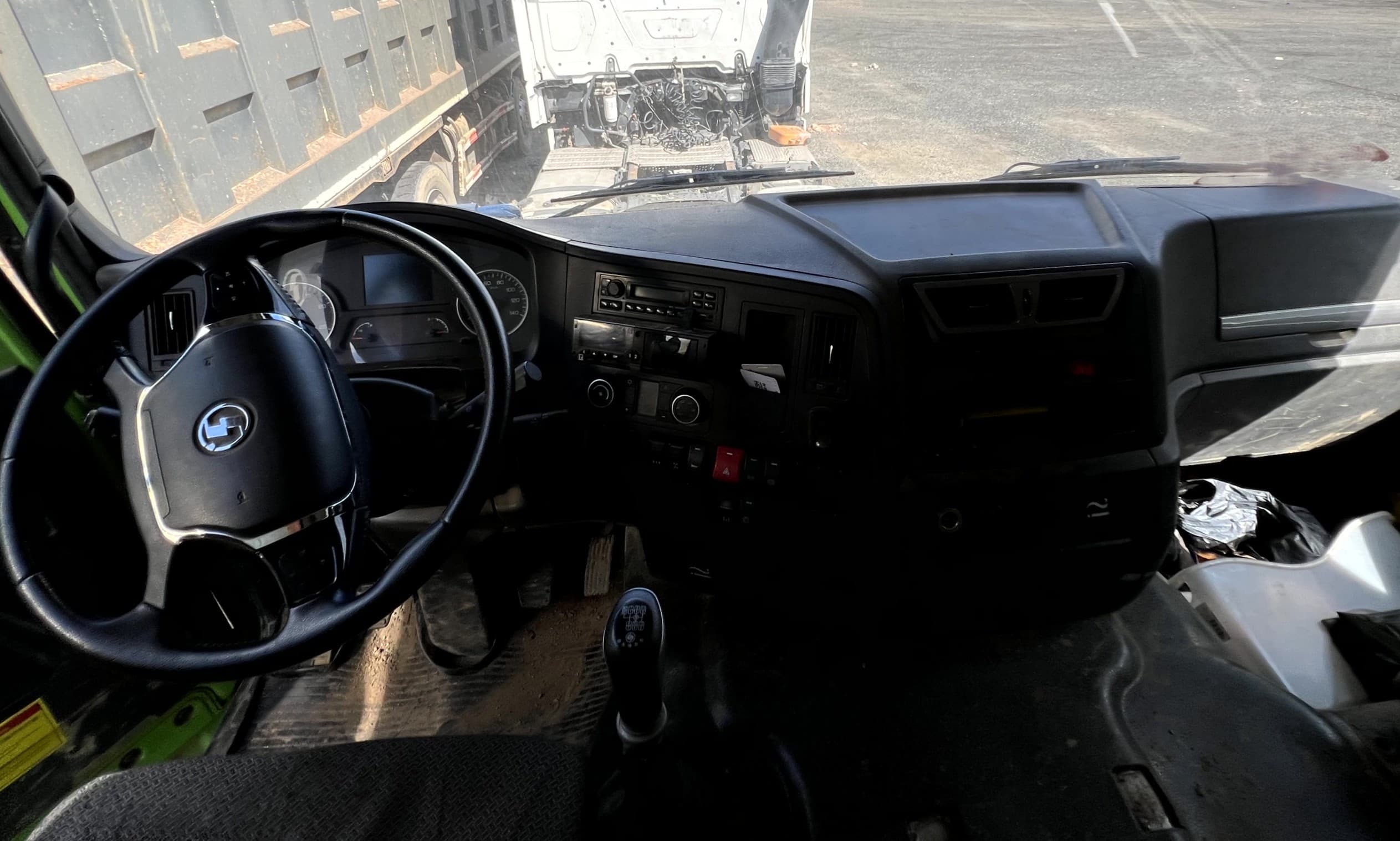 Shacman (Shaanxi) SX* 8x4 Самосвал - 5