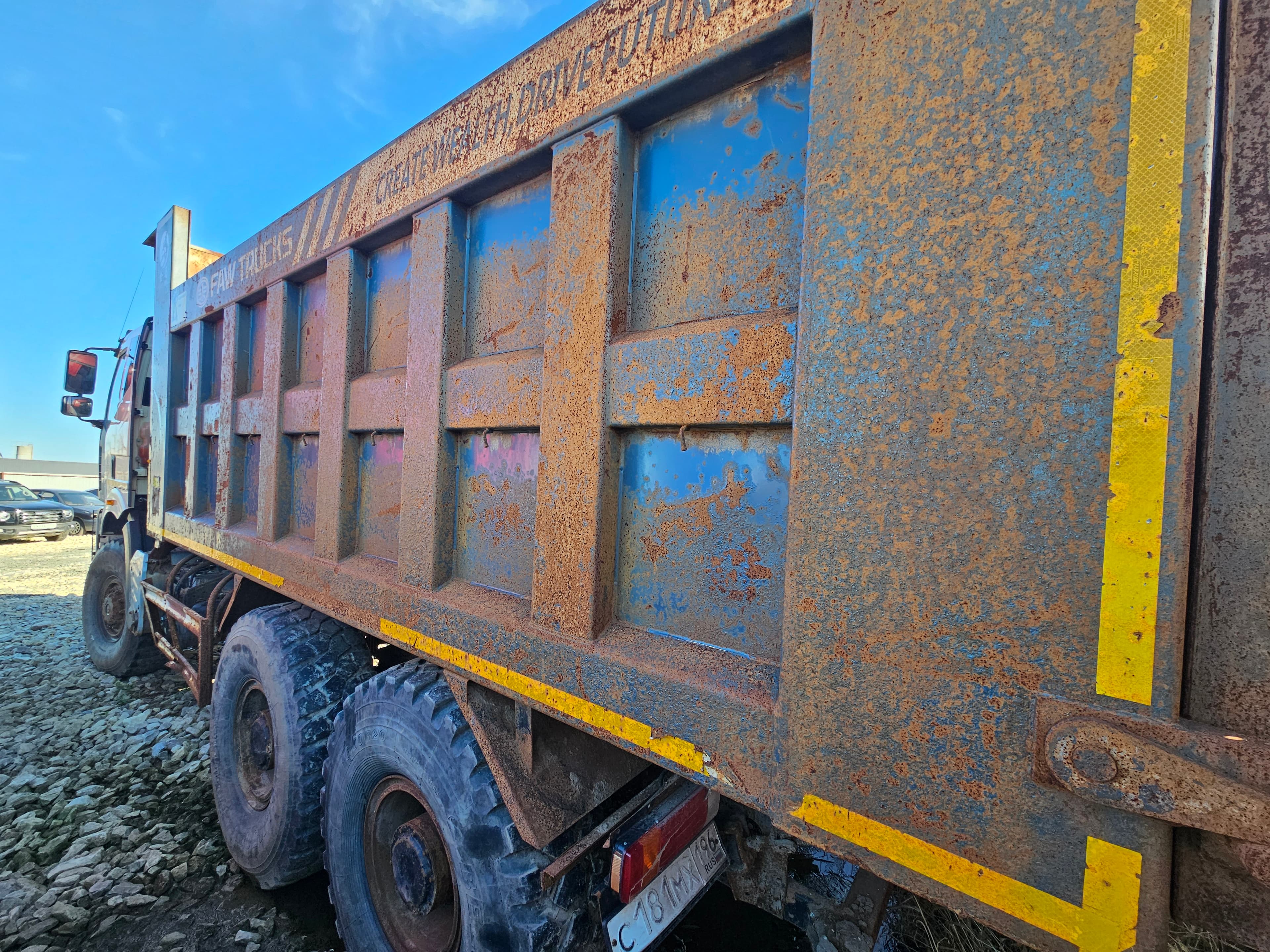 FAW J6* 6x6 Самосвал - 4