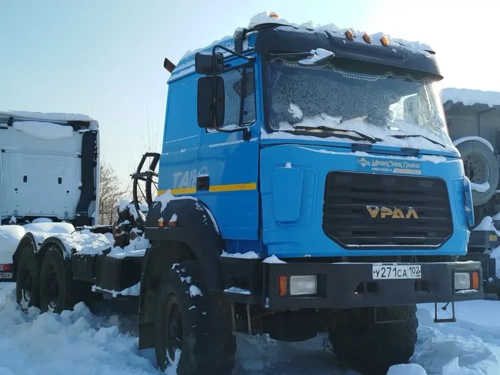 Ural 44202 6x6 Седельный тягач - 2