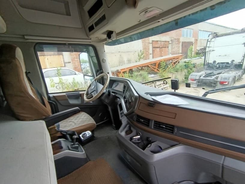 Dongfeng DFH 4x2 Седельный тягач - 5