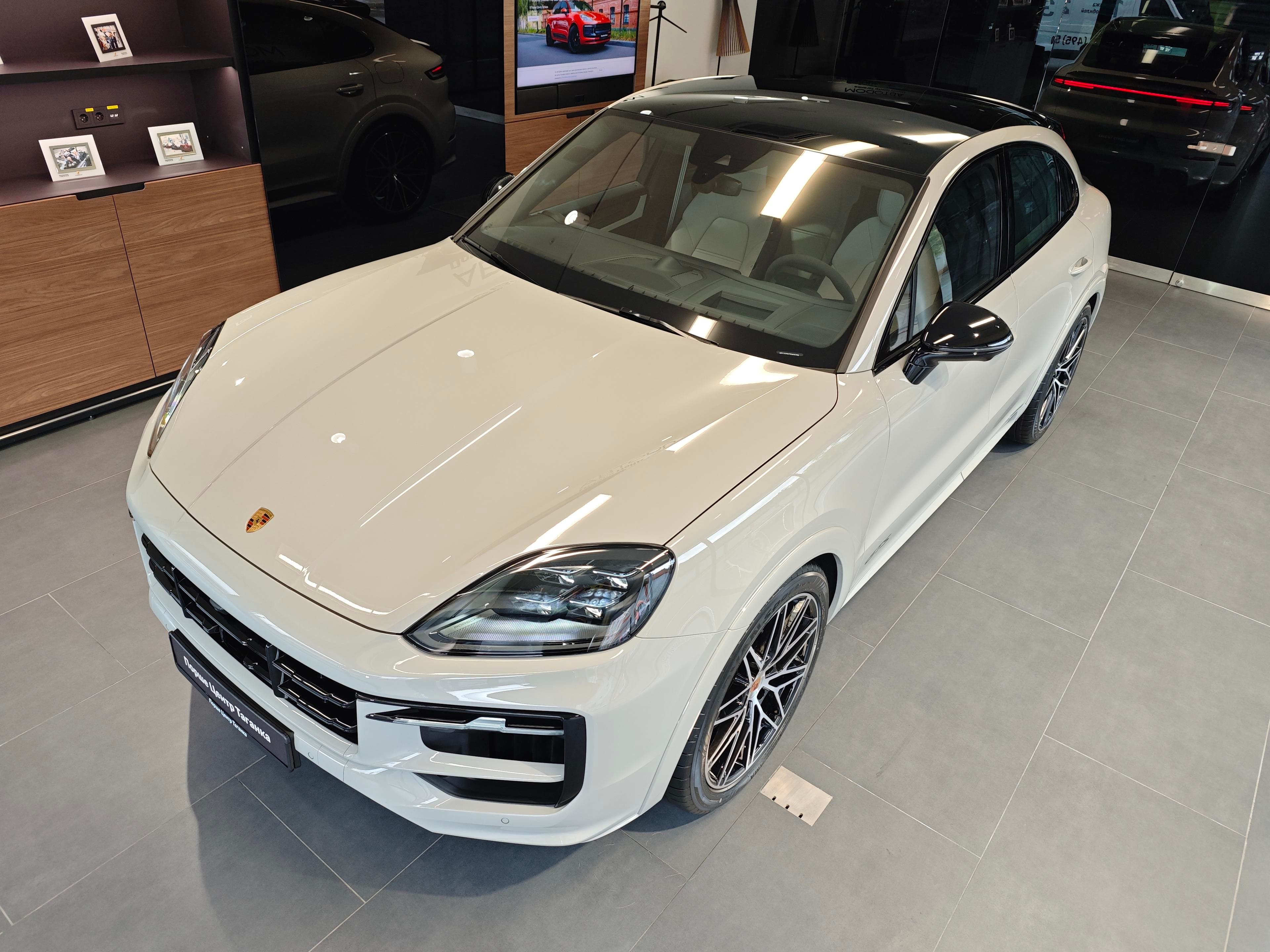 Porsche Cayenne - 1