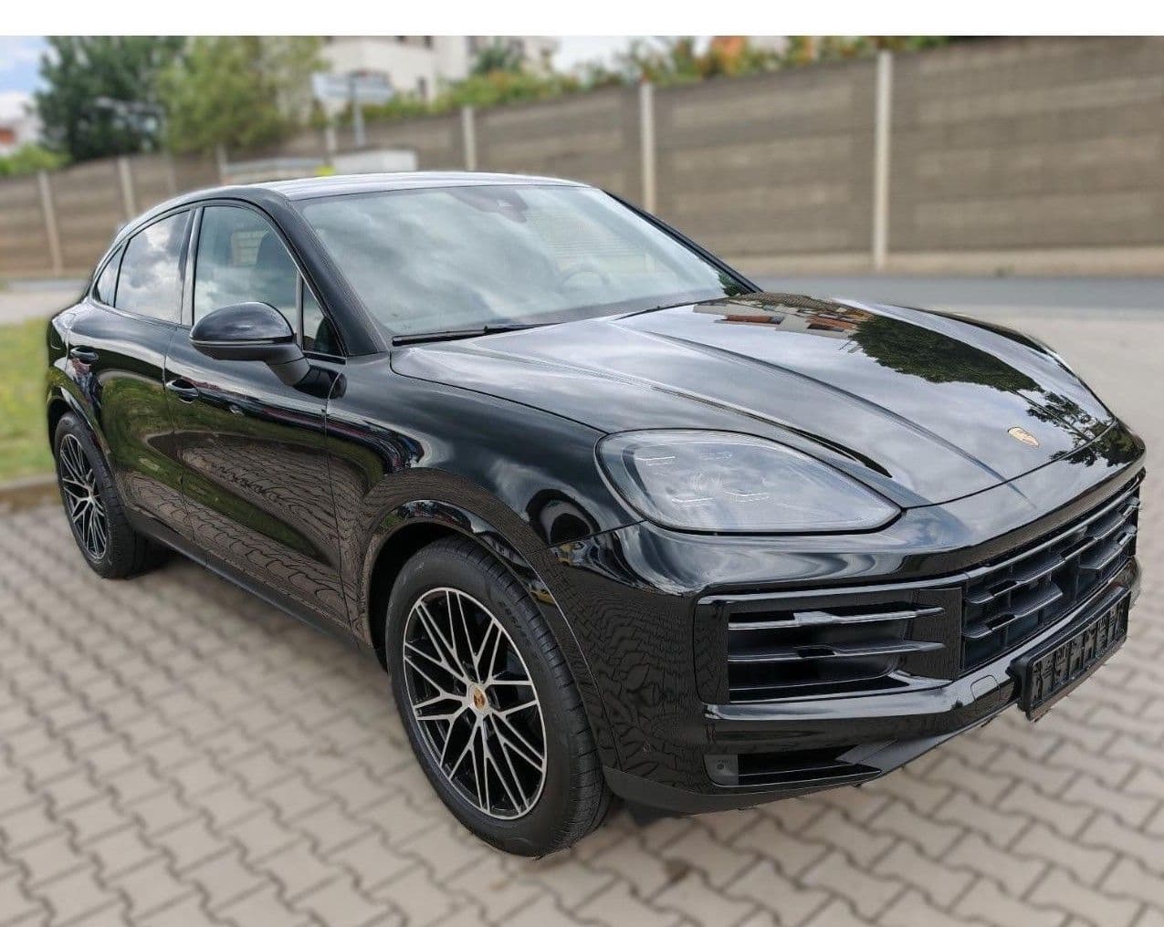 Porsche Cayenne - 1