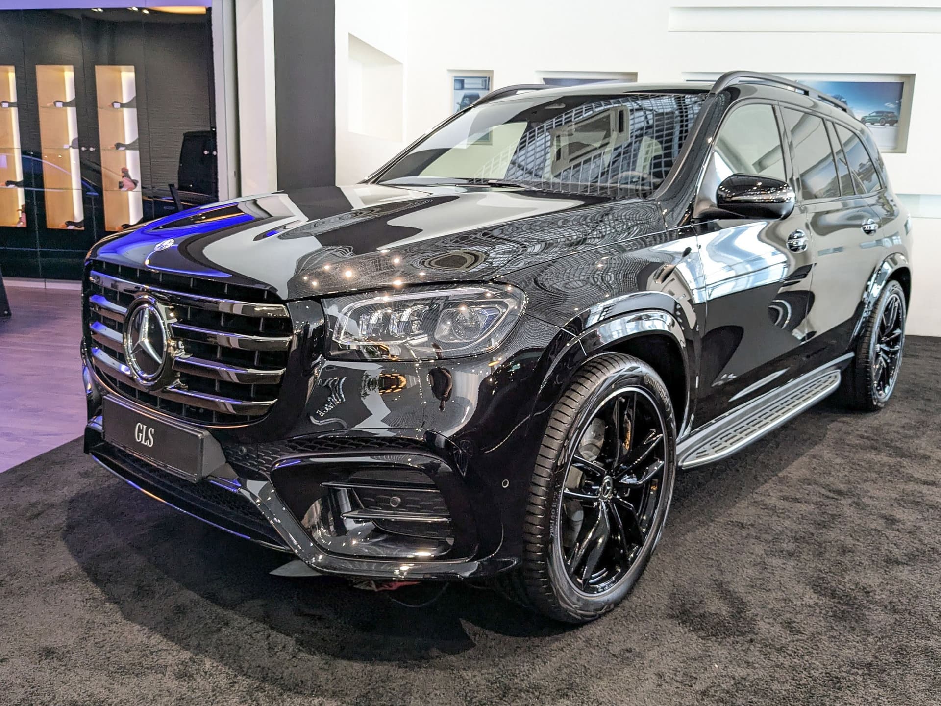 Mercedes-Benz GLS - 1