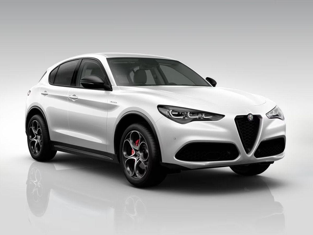 Alfa Romeo Stelvio - 1