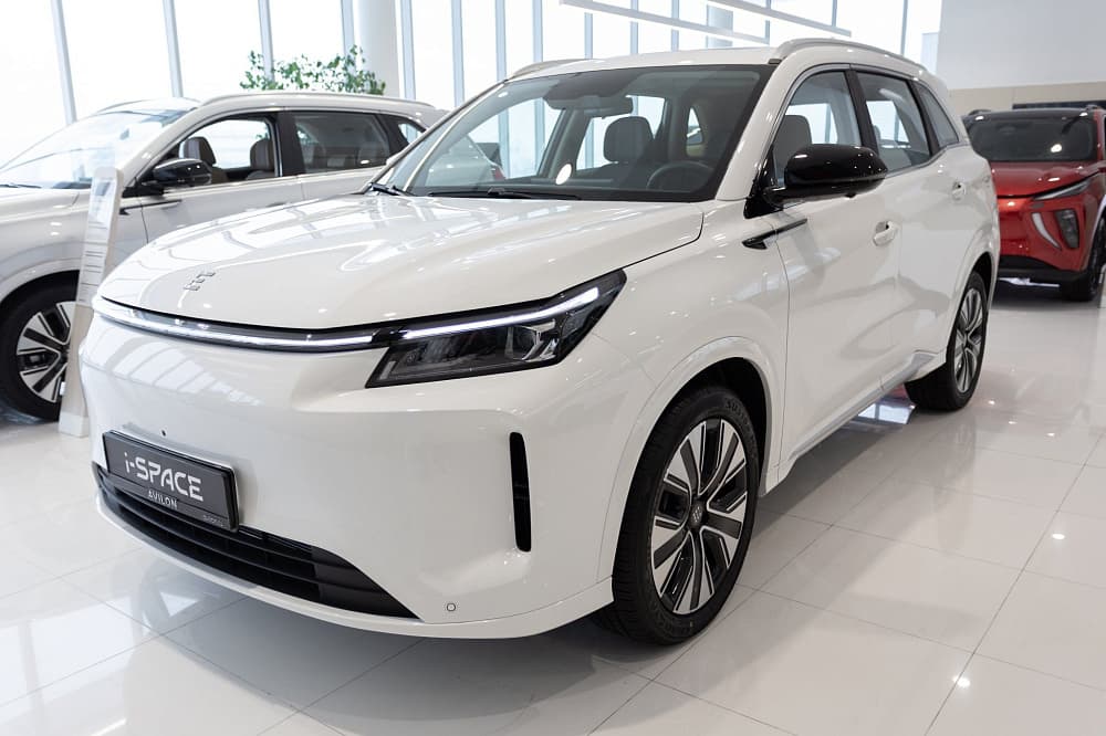 Evolute i-SPACE EDA***2398 Base 5-местная (270 кВт) 4WD в лизинг - 1