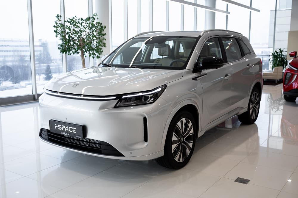 Evolute i-SPACE EDA***2740 Base 5-местная (270 кВт) 4WD в лизинг - 1